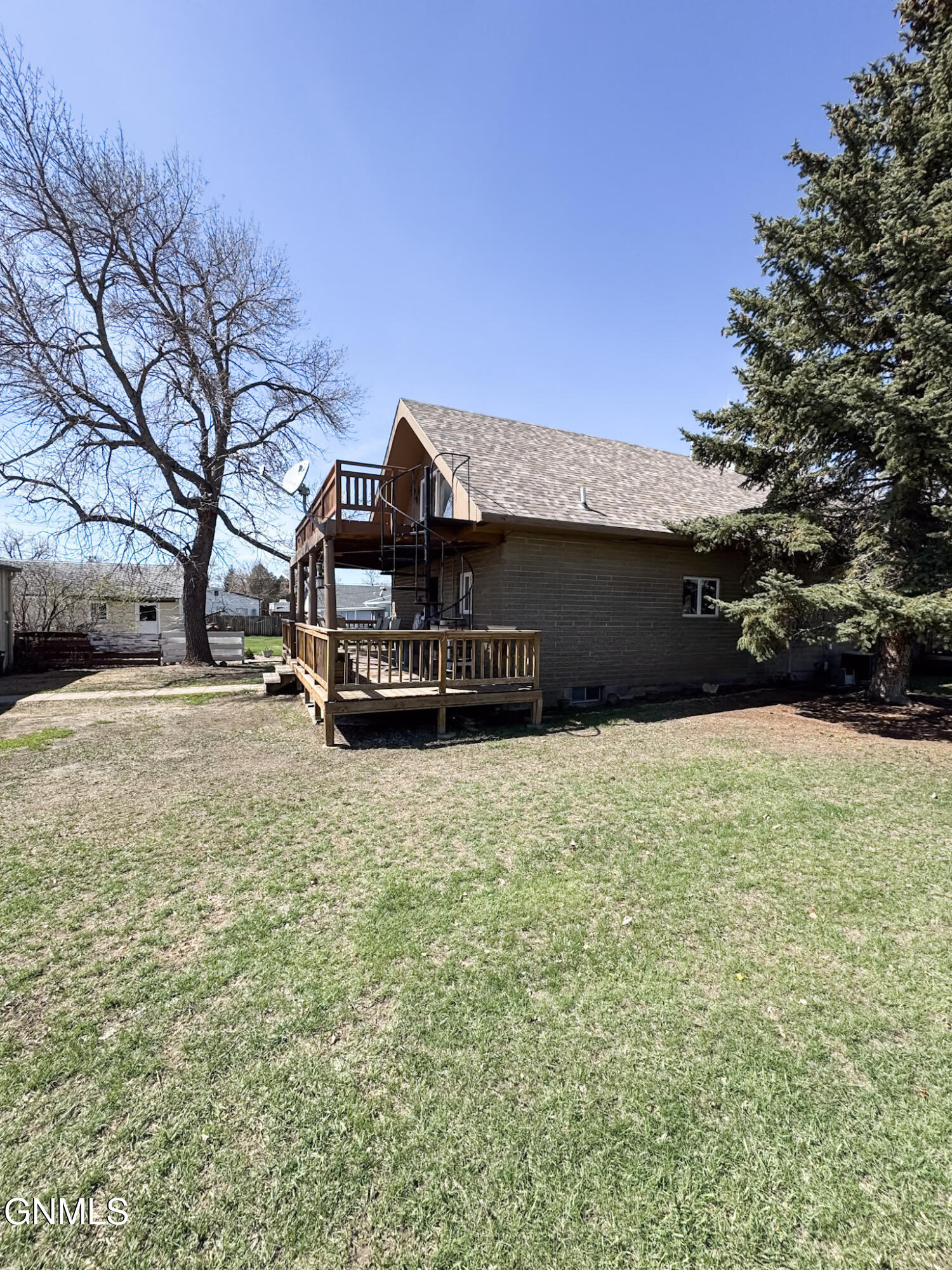 main property photo 5