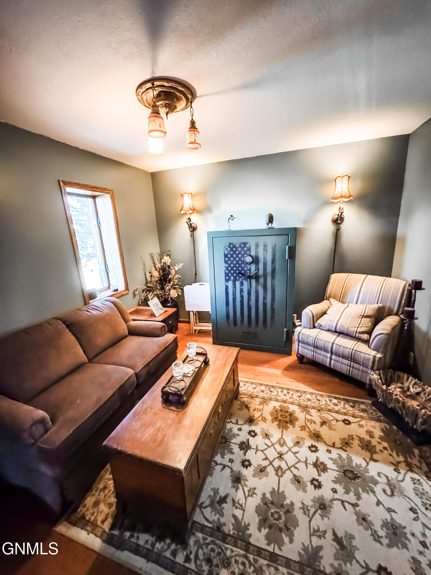 main property photo 51