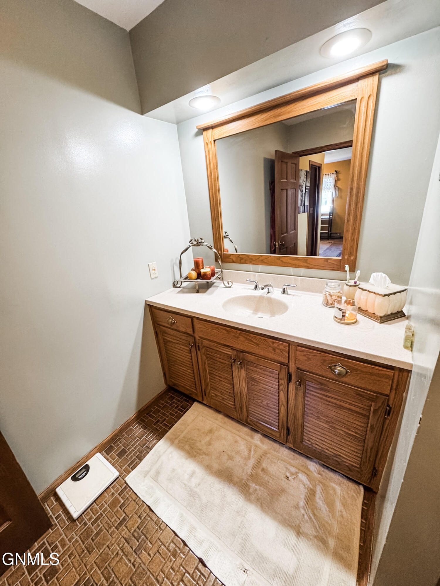 main property photo 57