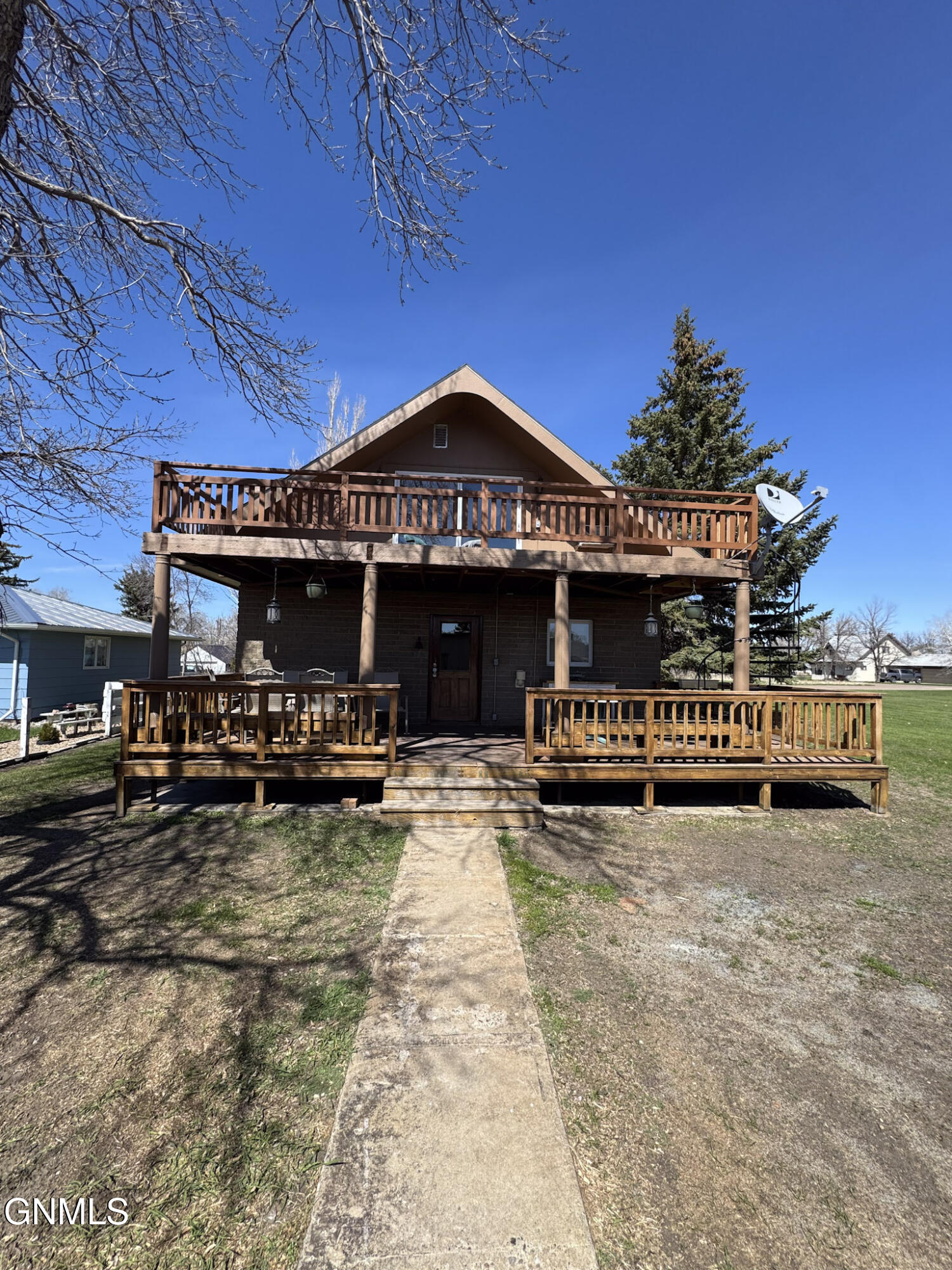 main property photo 6