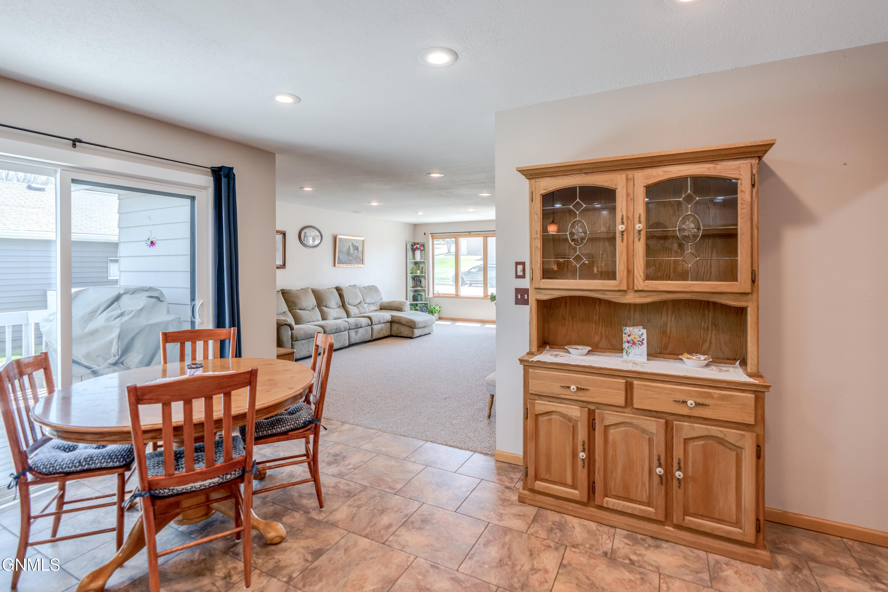 property viewer photo 10