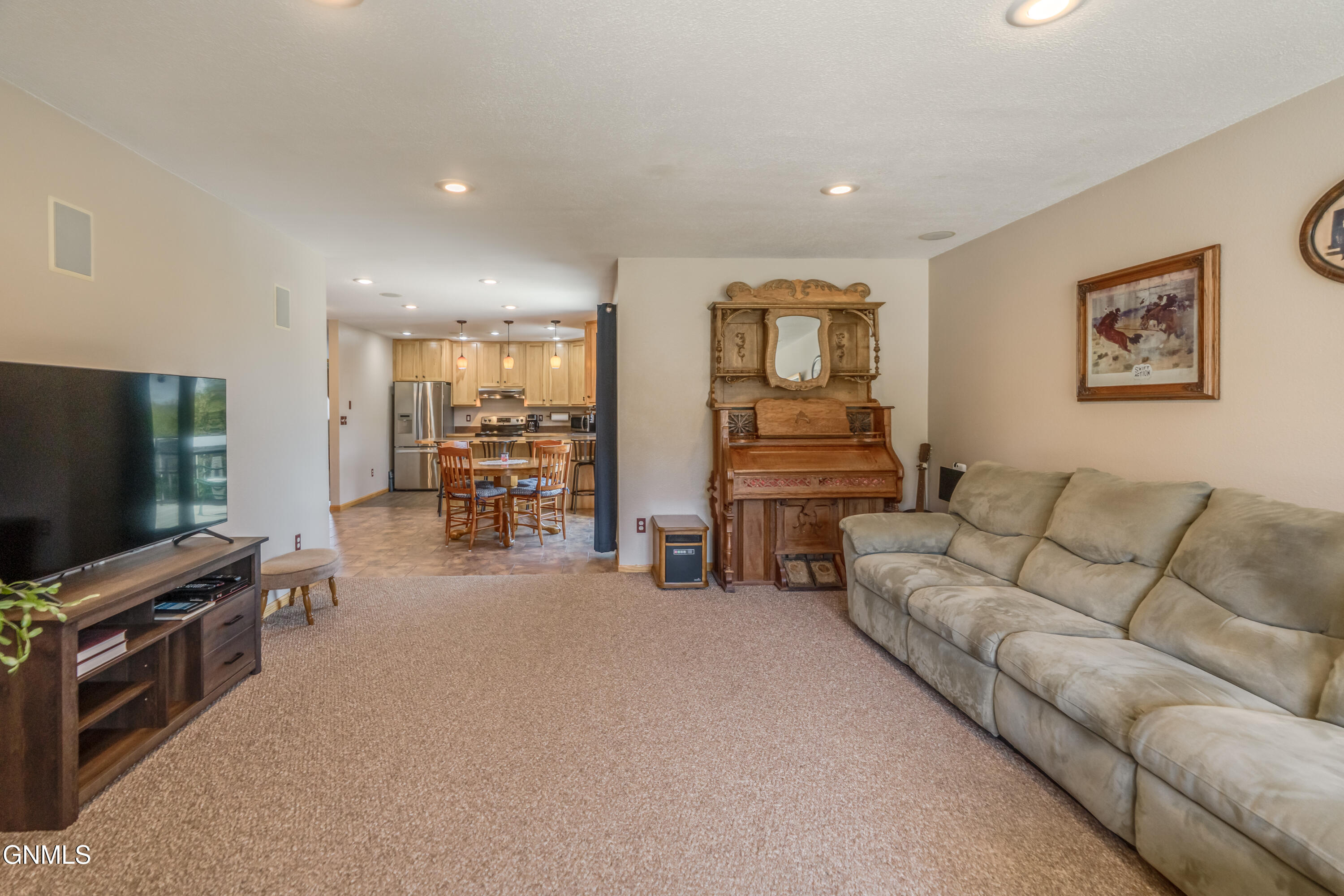 property viewer photo 2