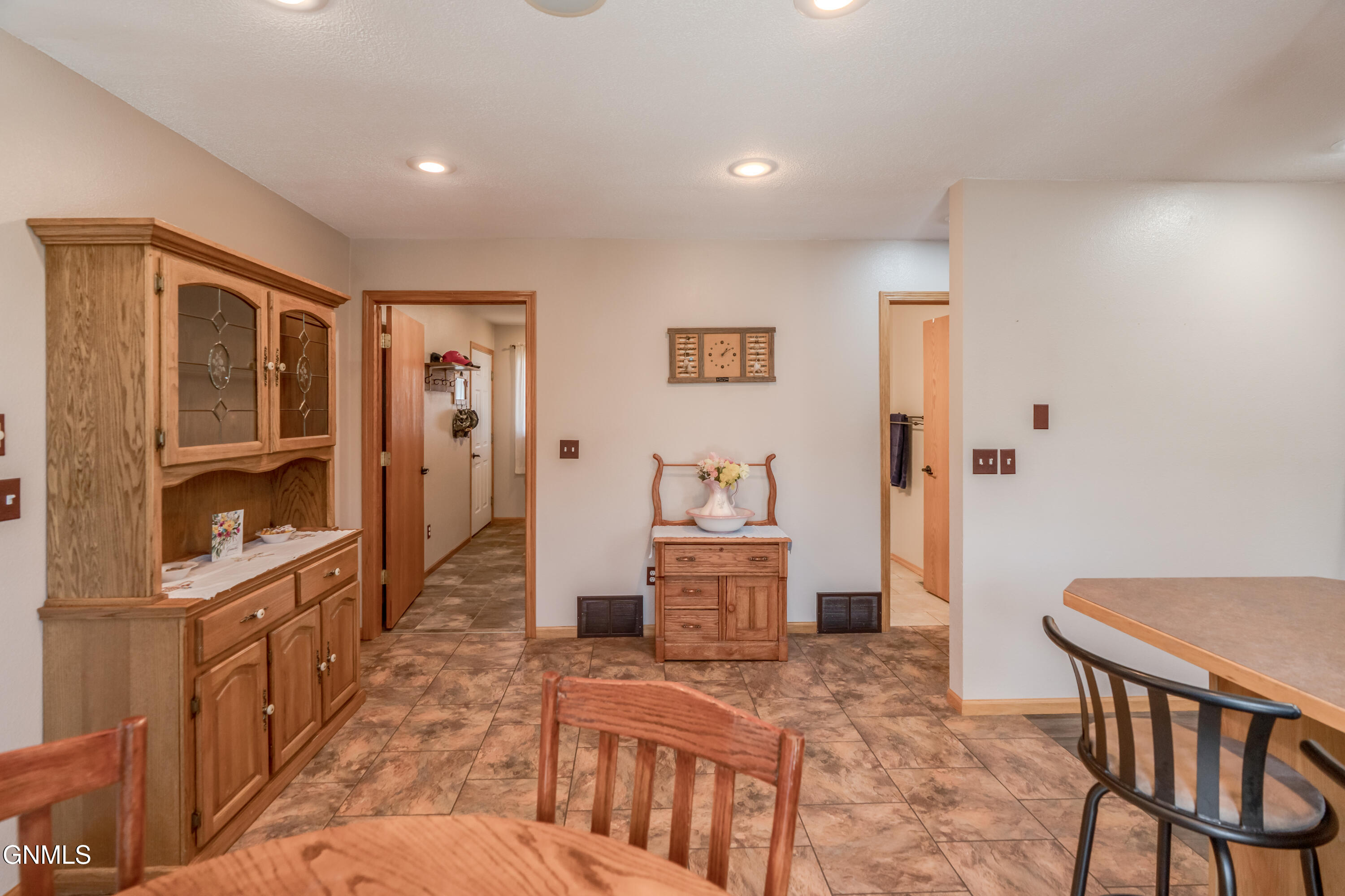 property viewer photo 20
