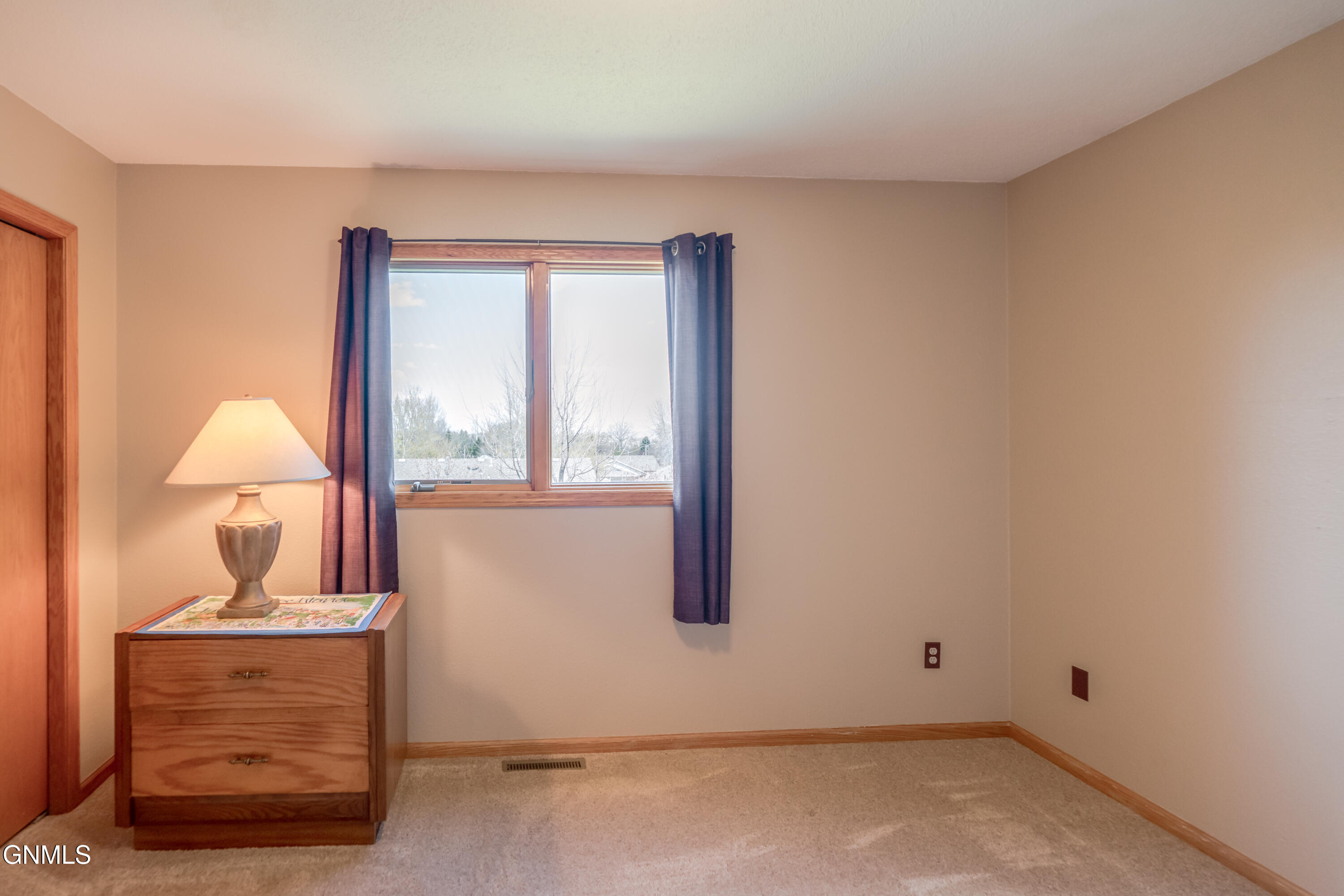 property viewer photo 30