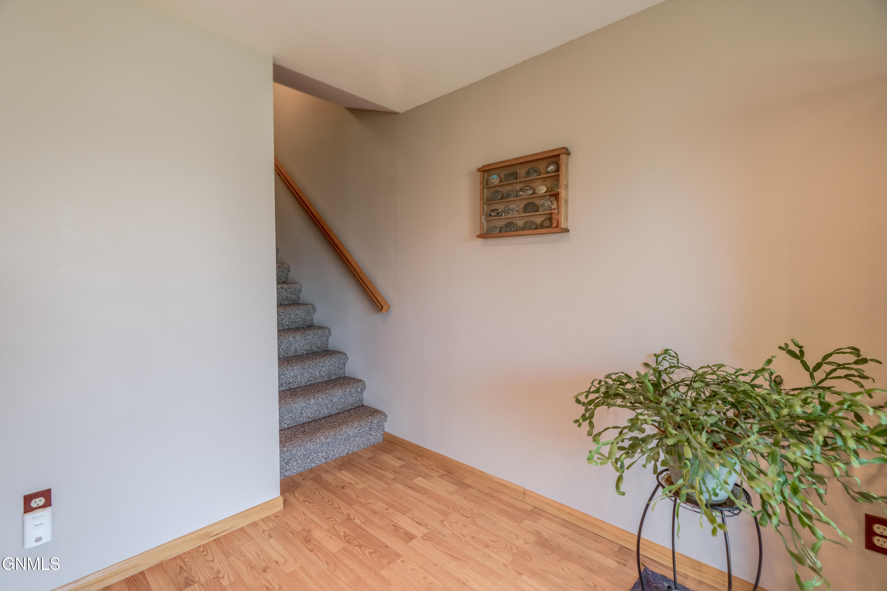 property viewer photo 35