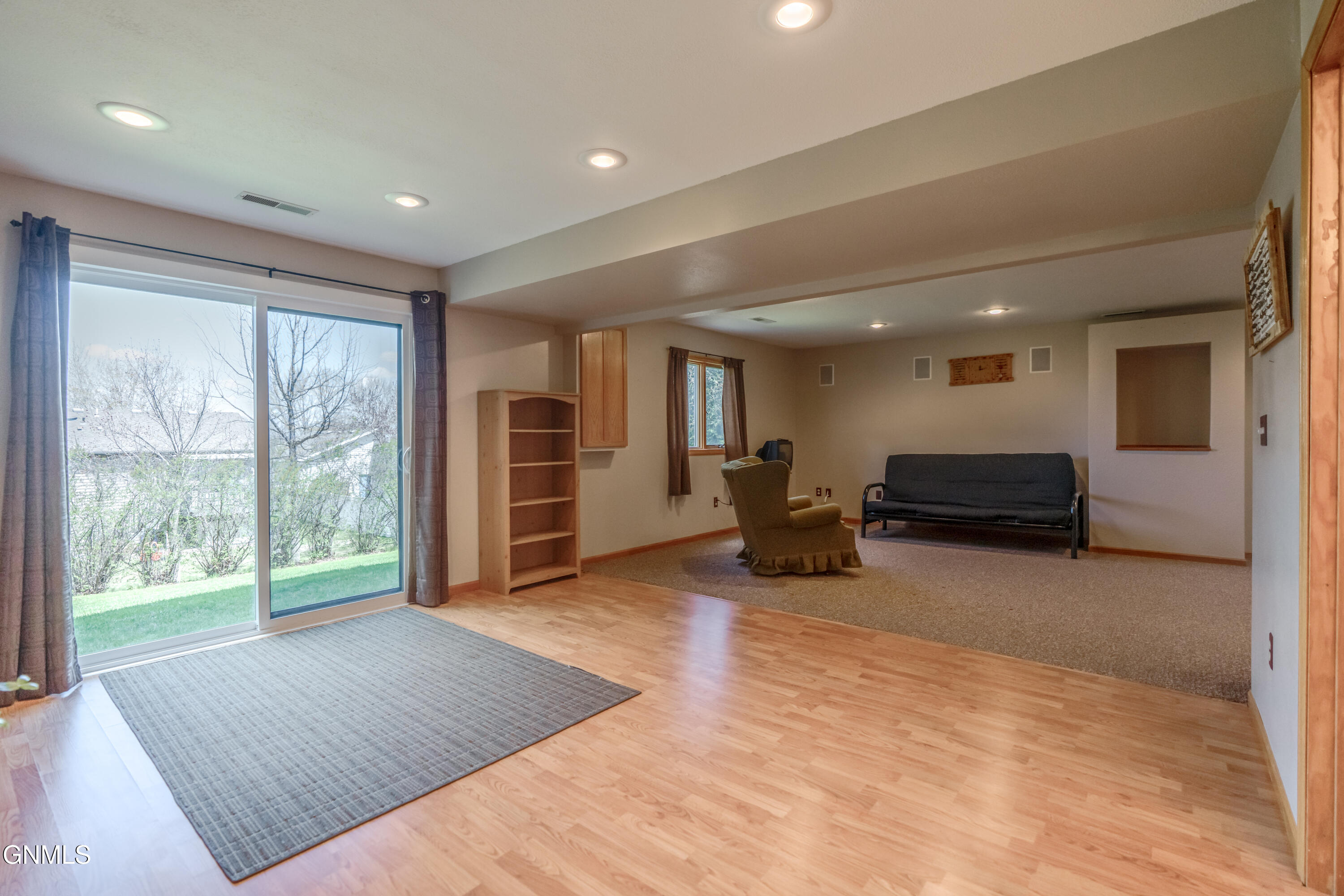 property viewer photo 36