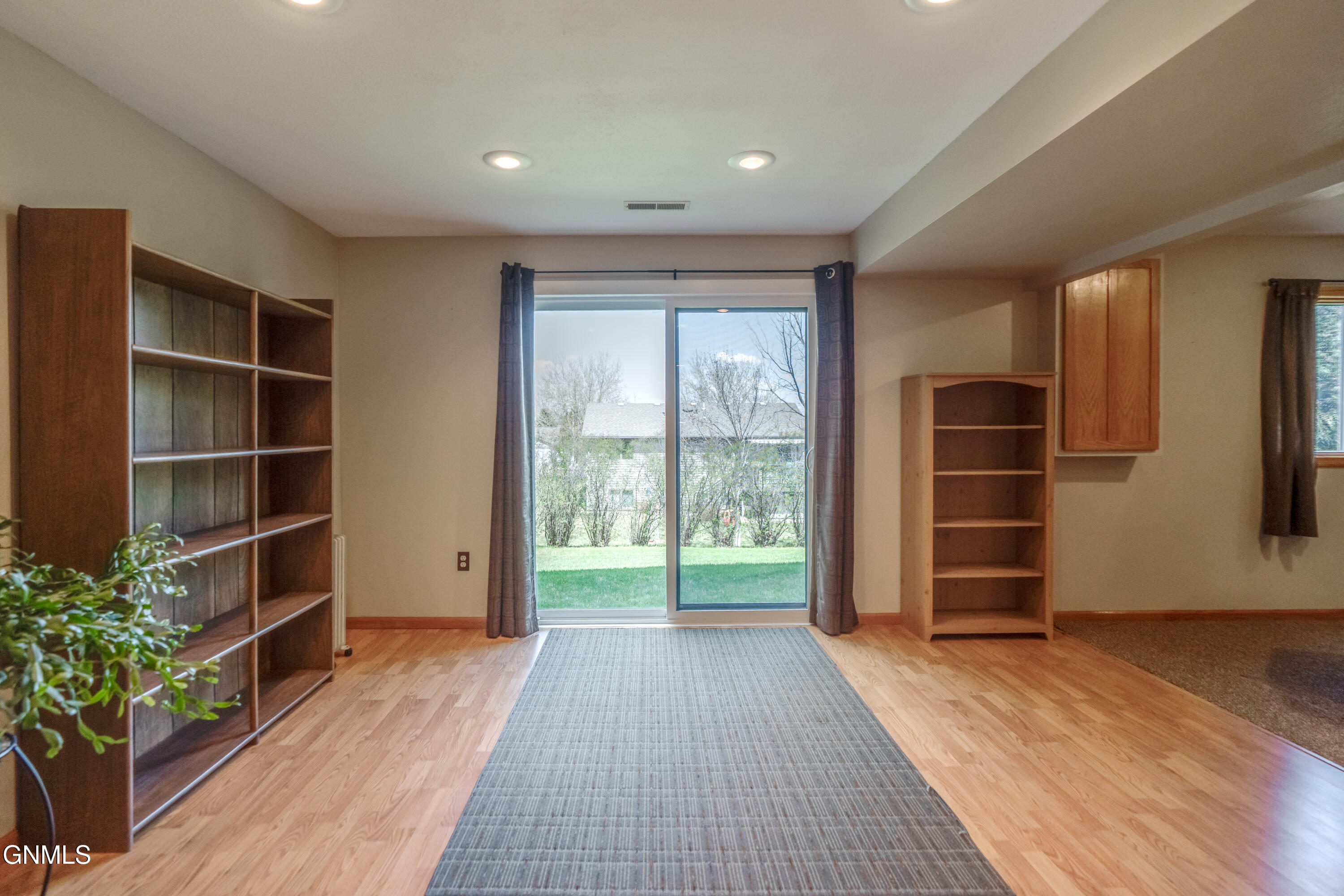 property viewer photo 37