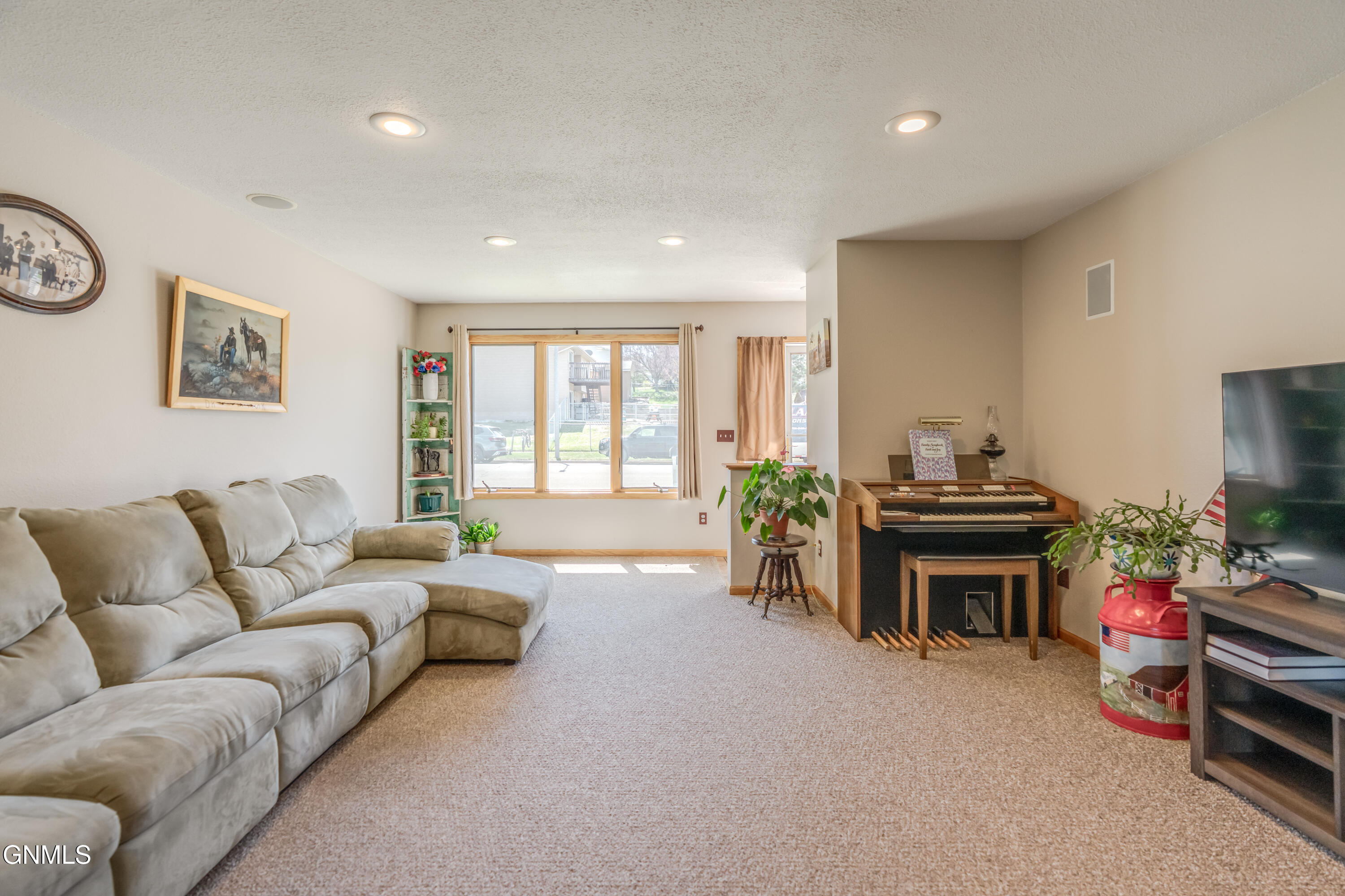 property viewer photo 4