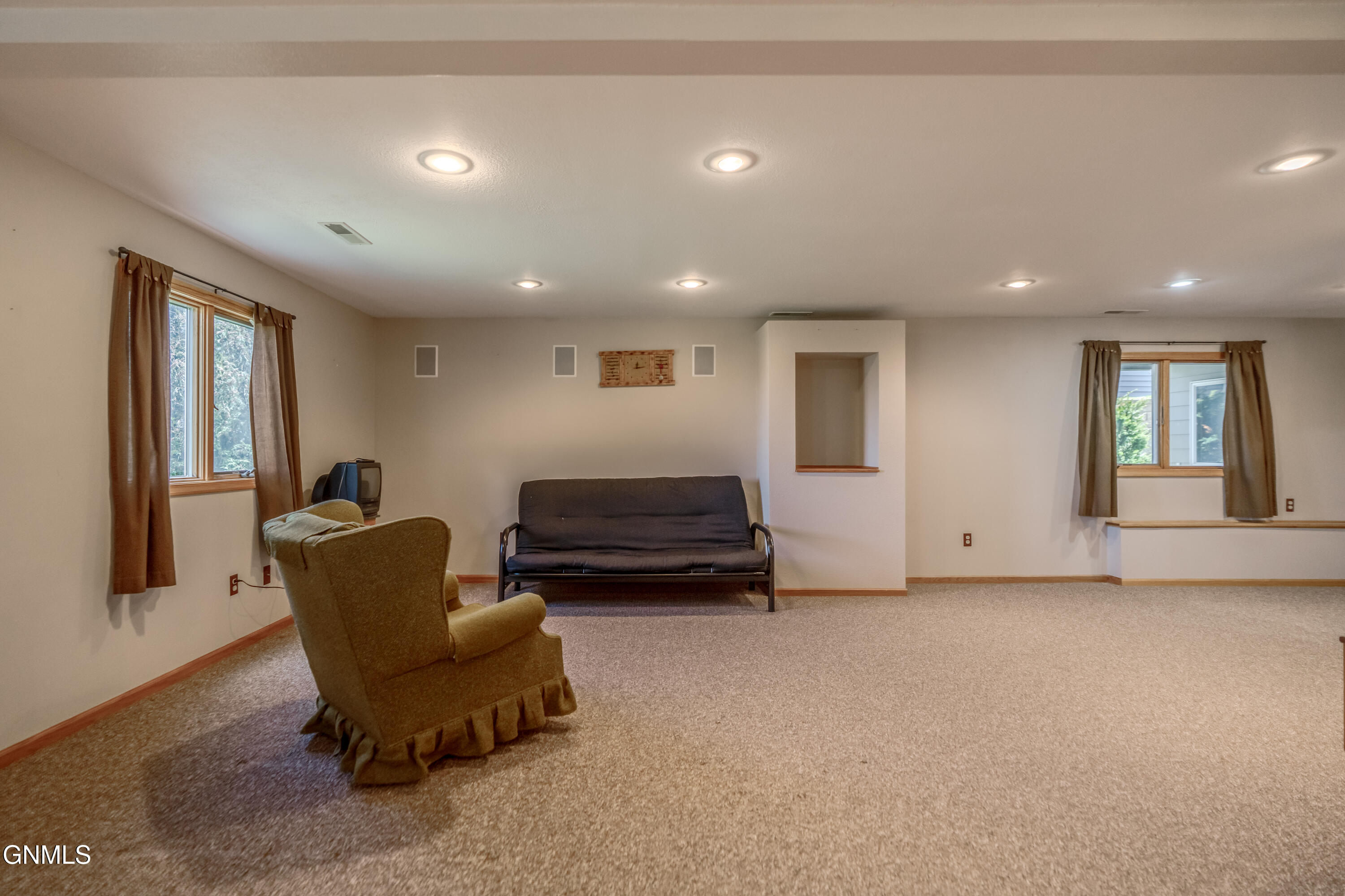 property viewer photo 40