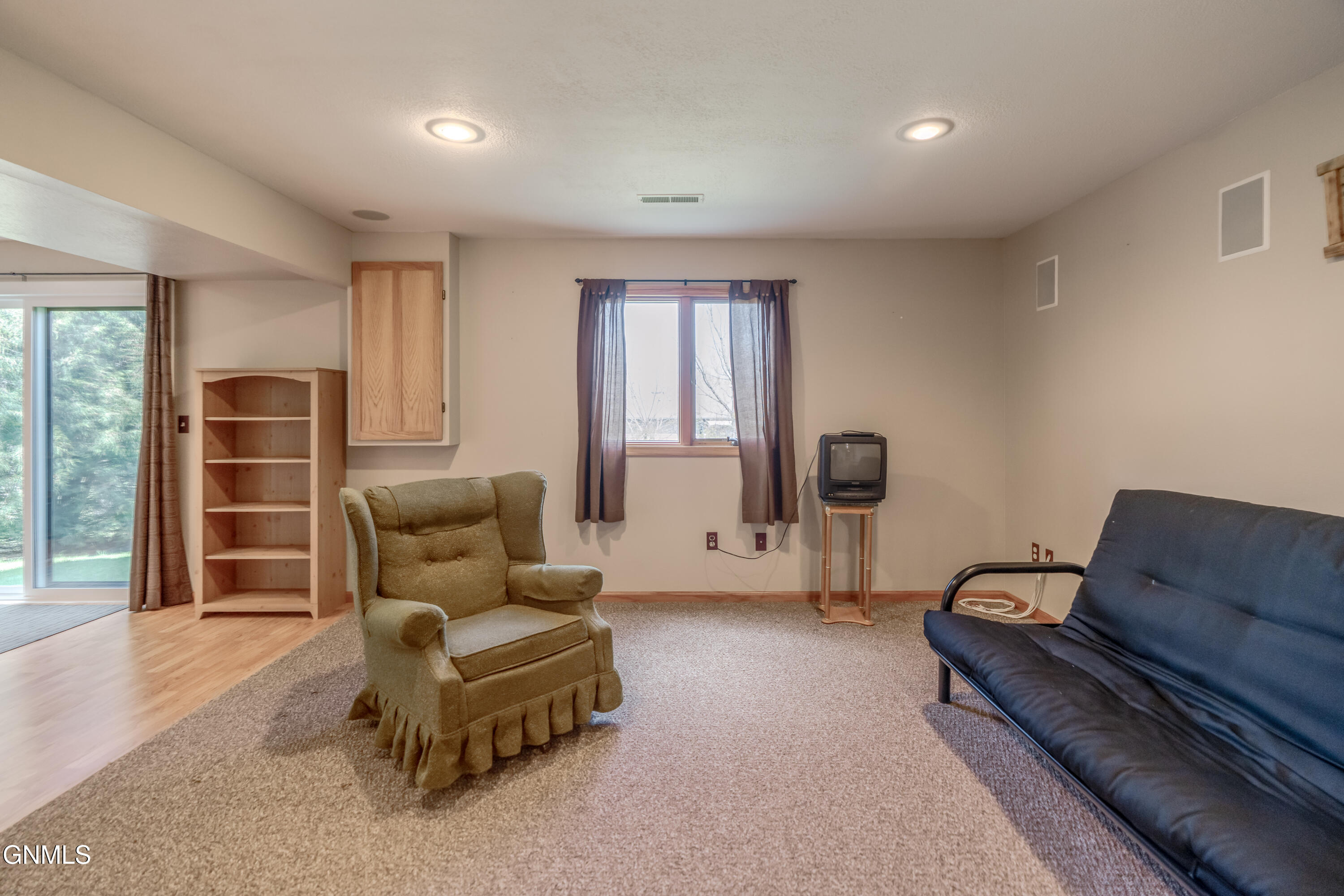 property viewer photo 42