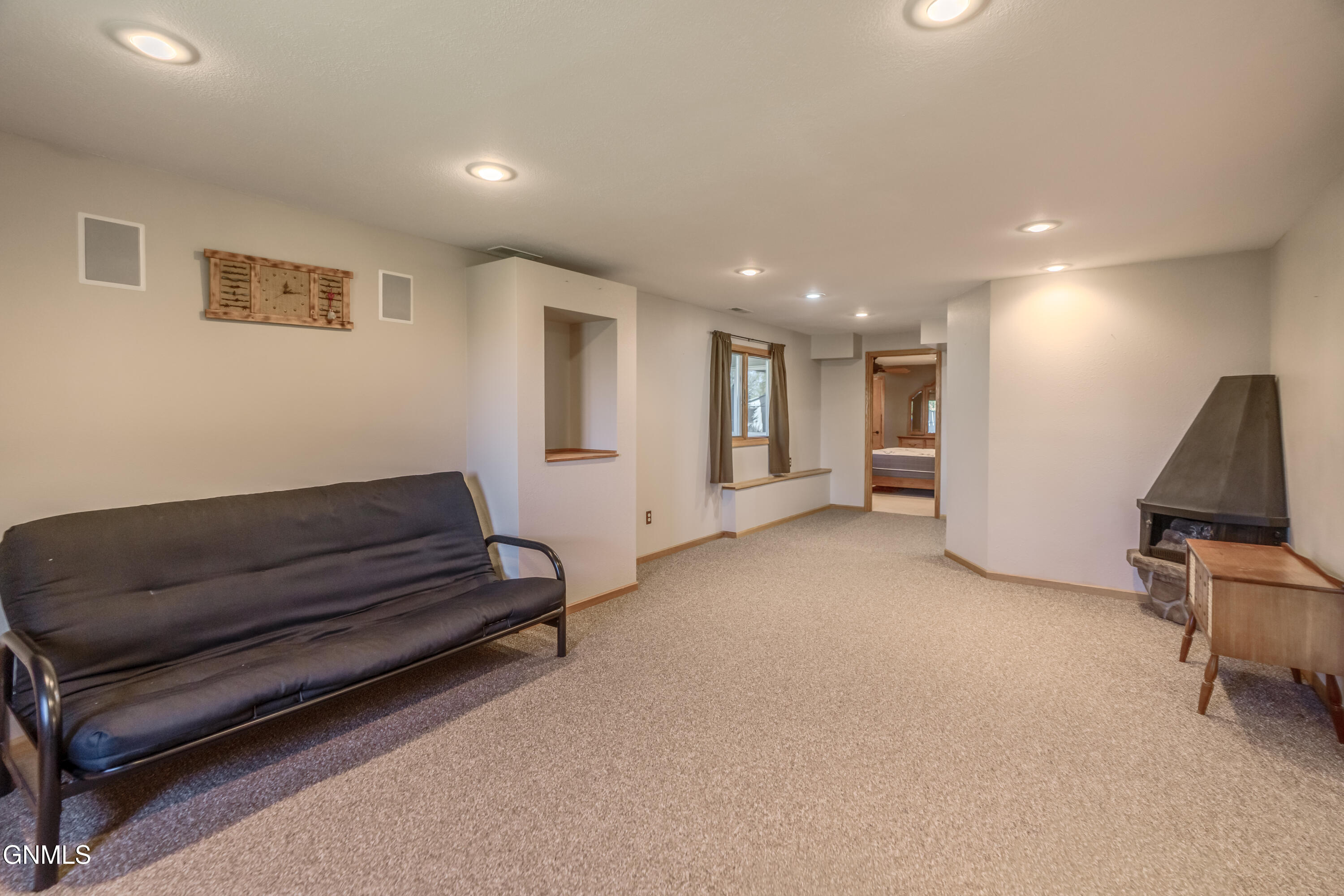 property viewer photo 43