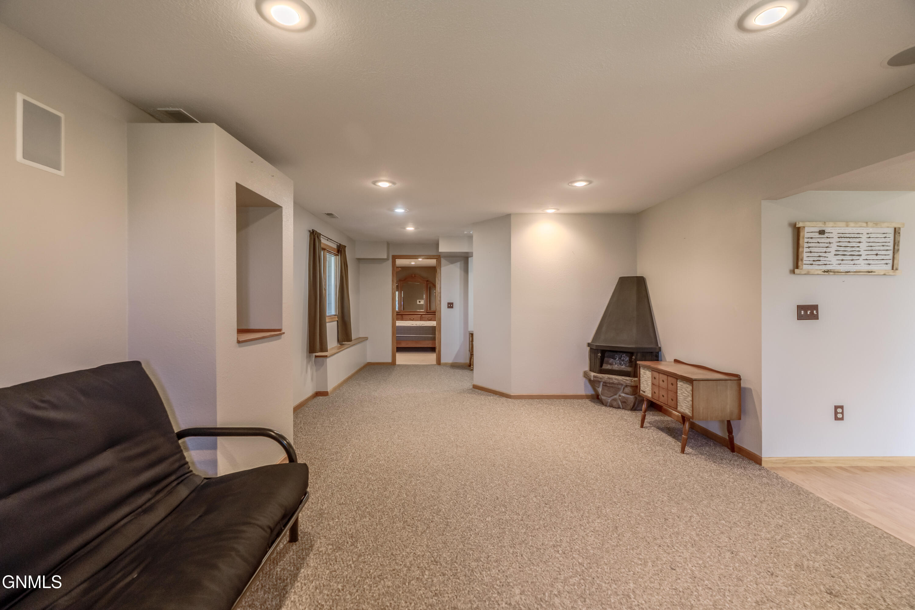 property viewer photo 44