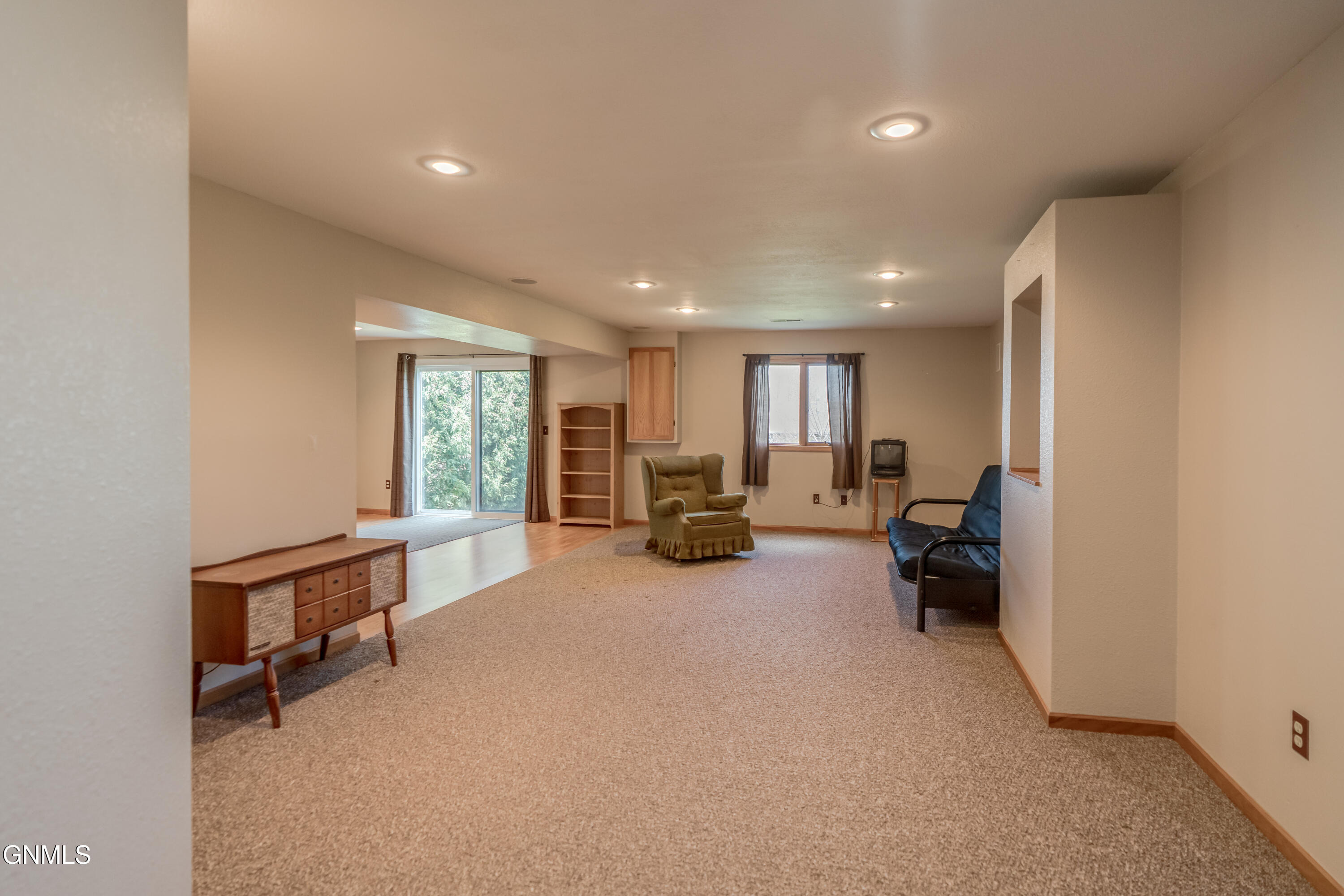 property viewer photo 48
