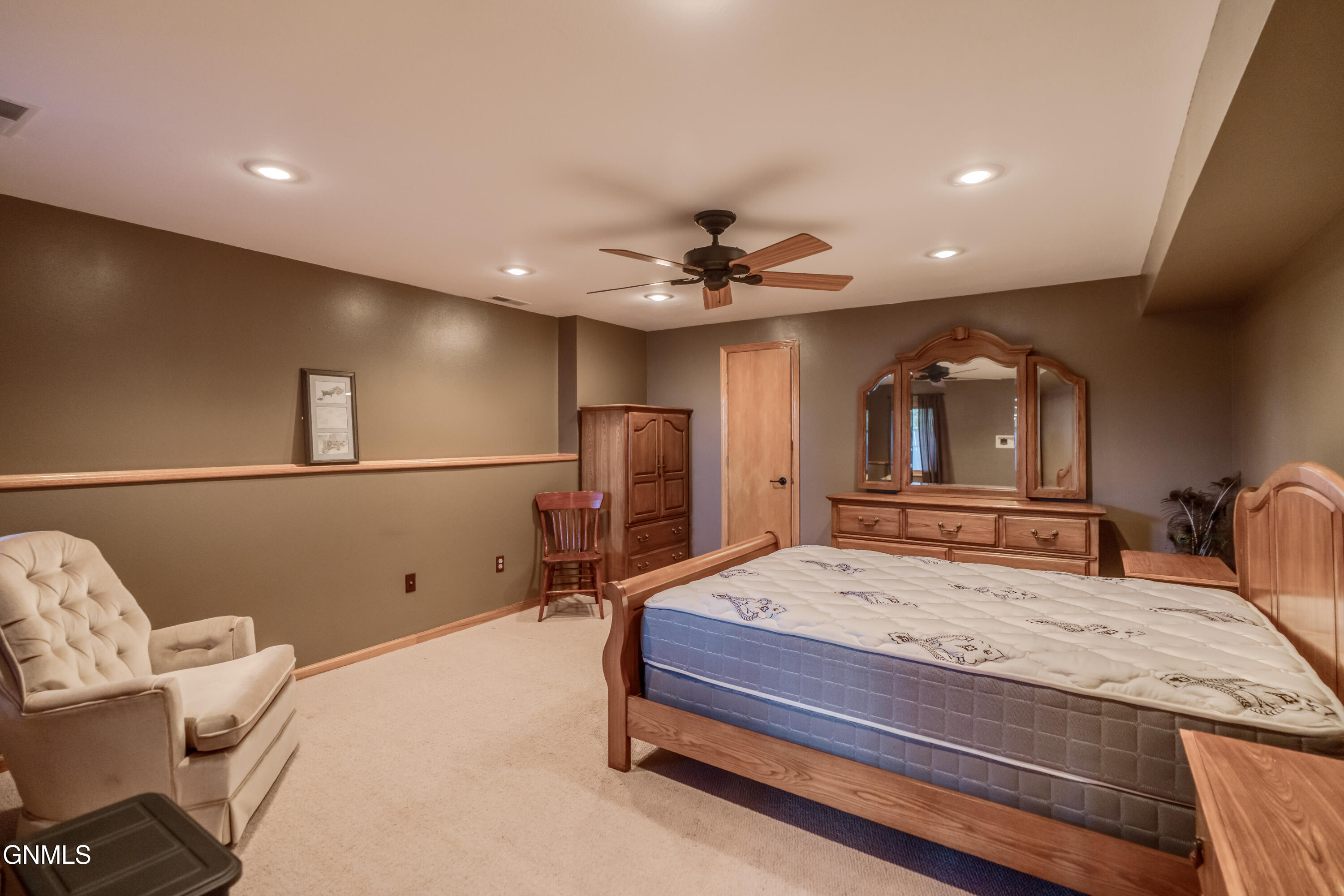 property viewer photo 49
