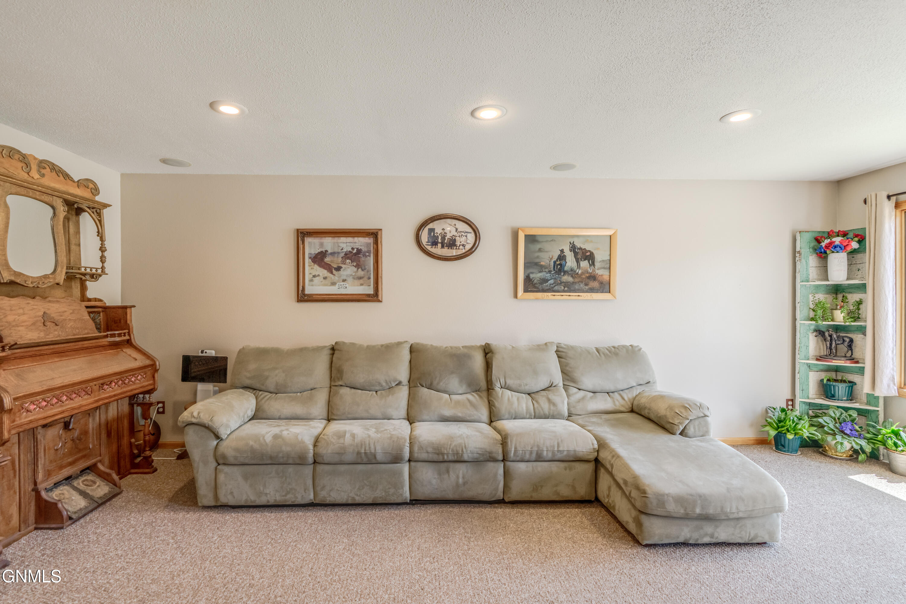 property viewer photo 5