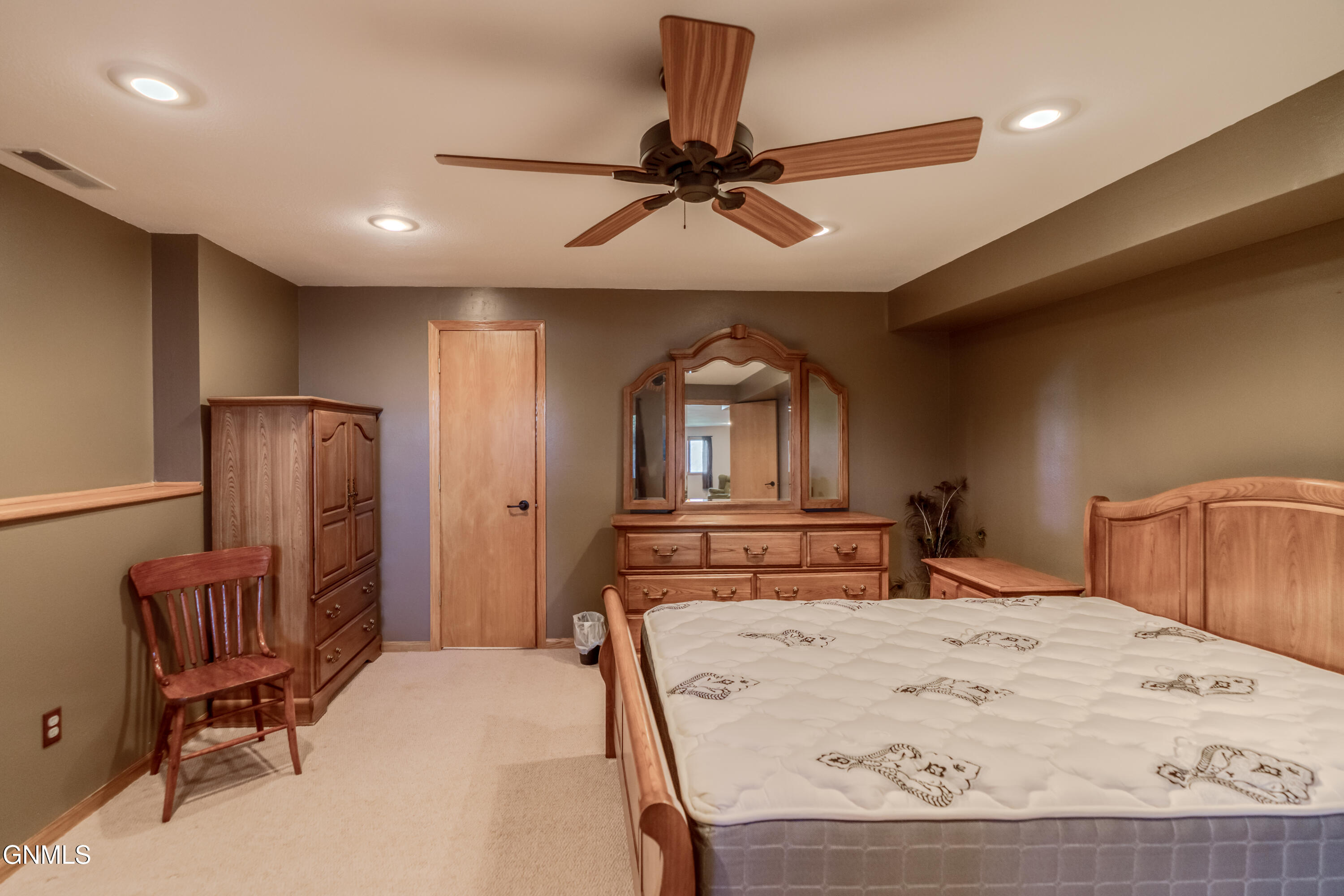 property viewer photo 50