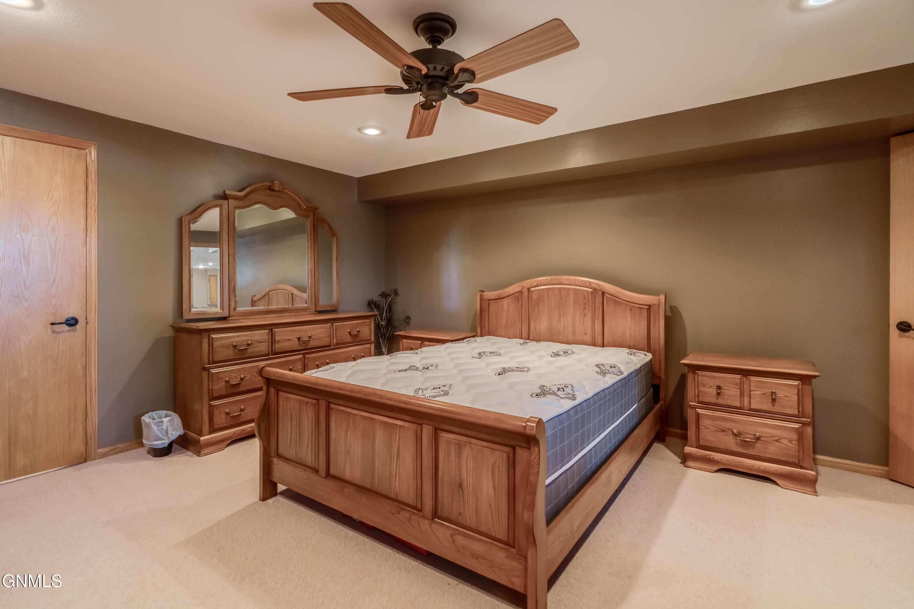 property viewer photo 51