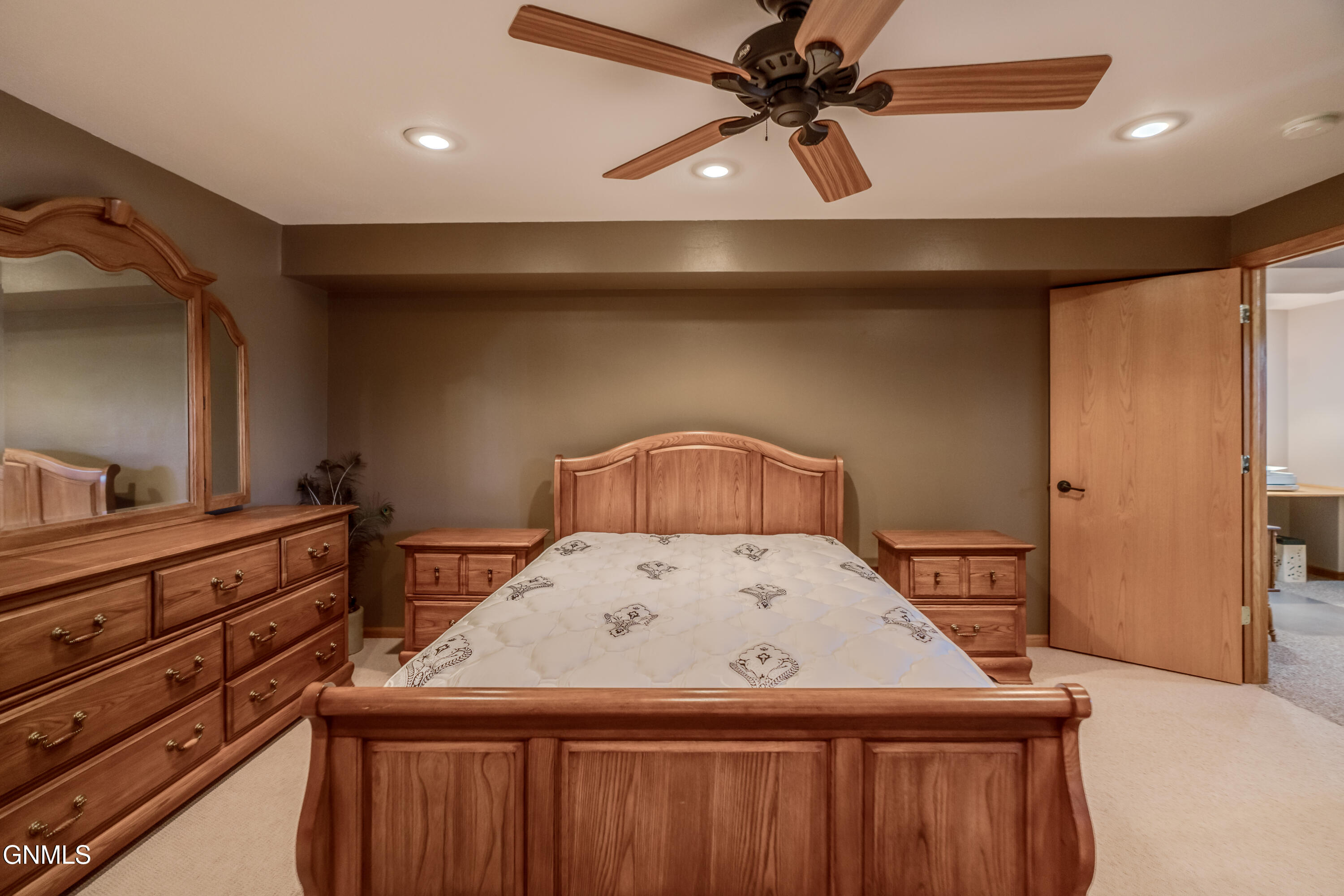 property viewer photo 52