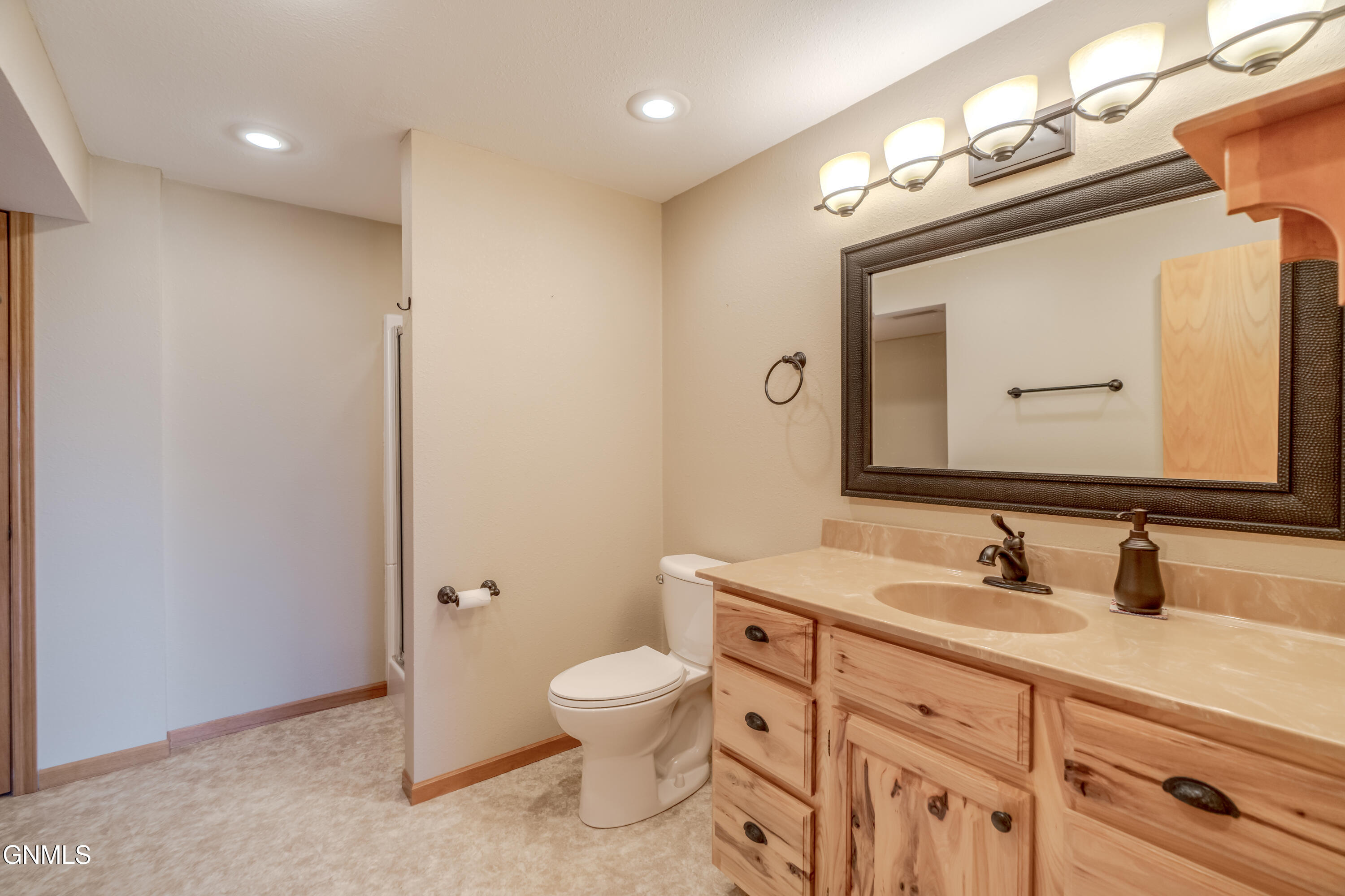 property viewer photo 54