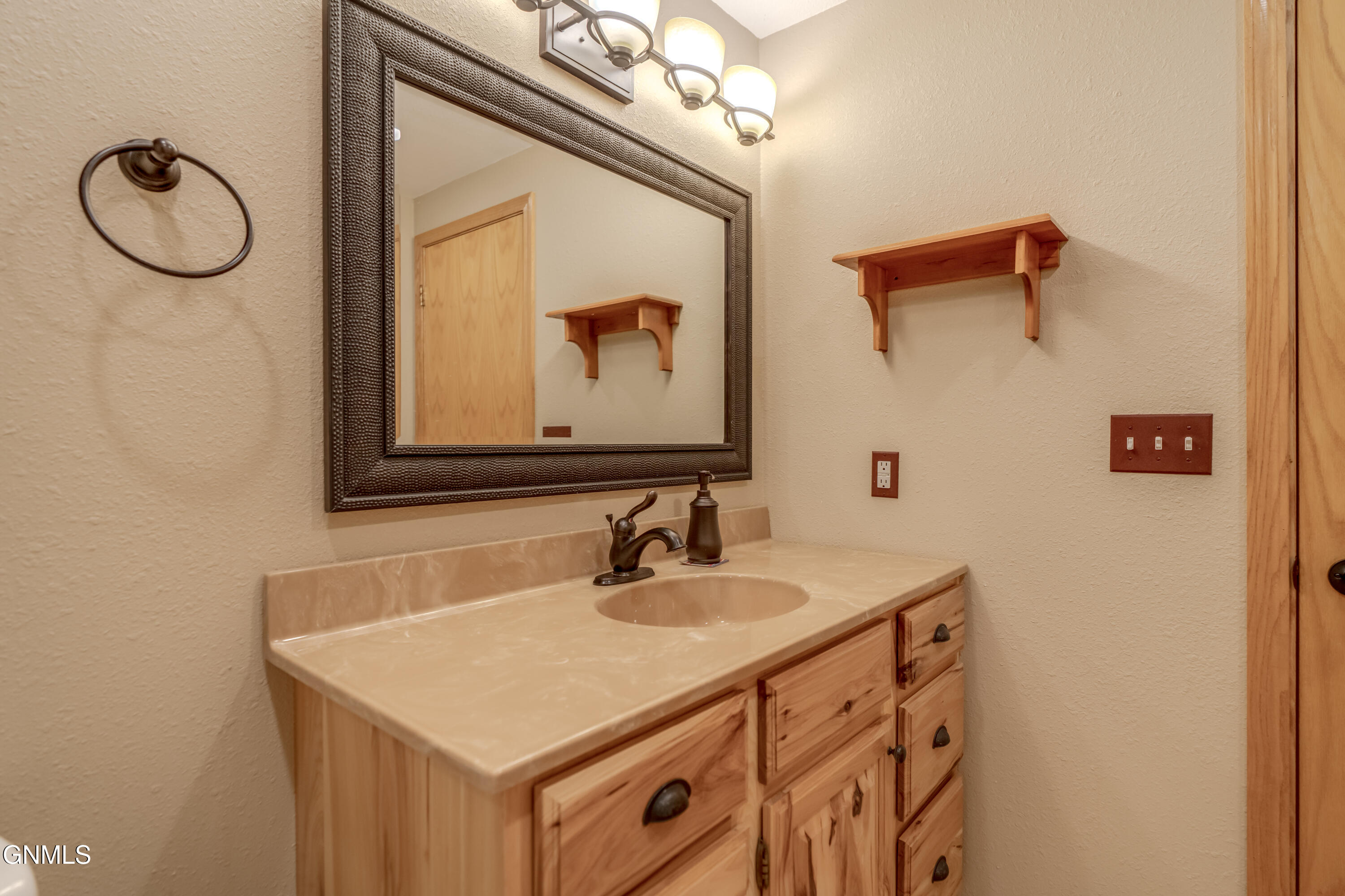 property viewer photo 57