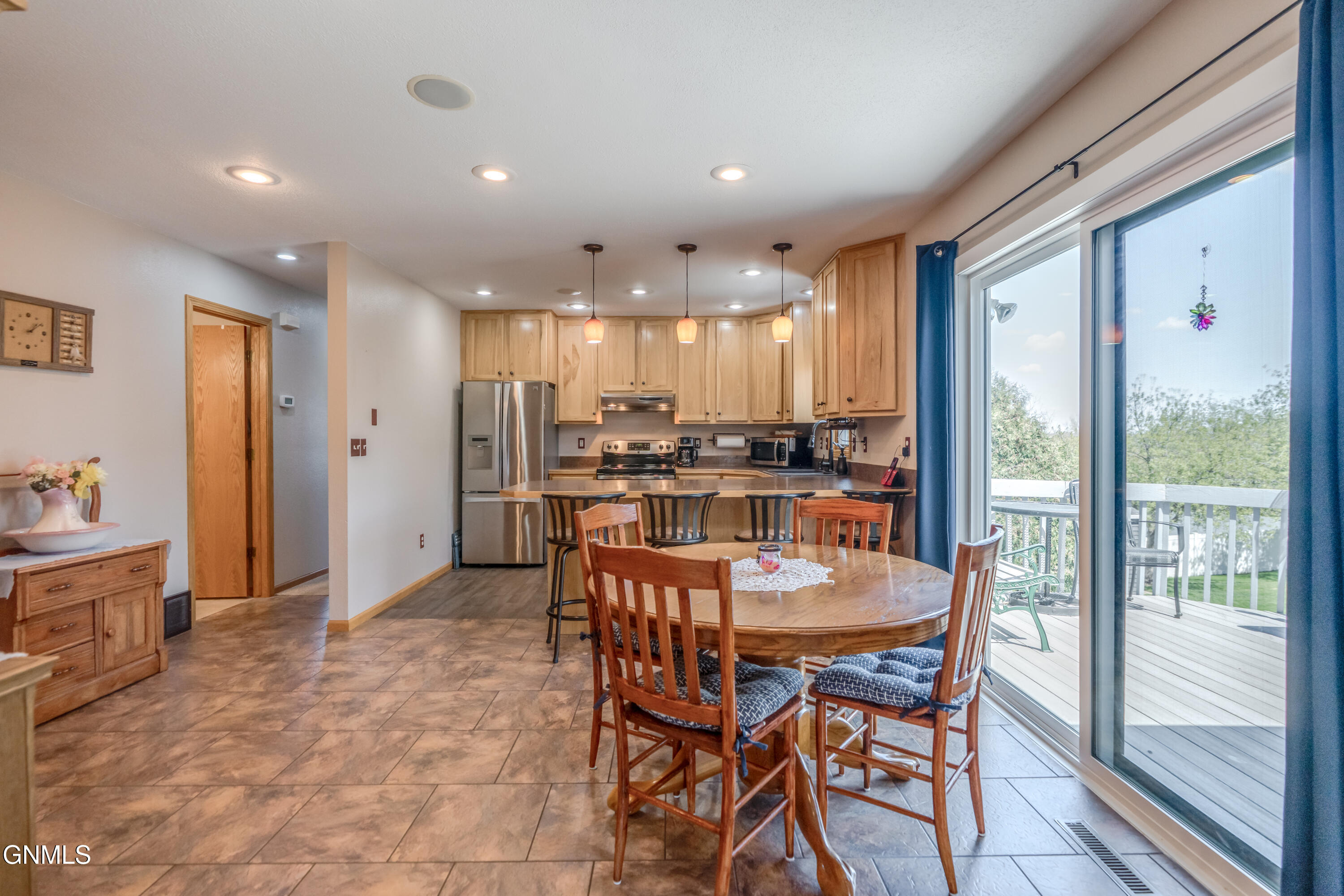 property viewer photo 6
