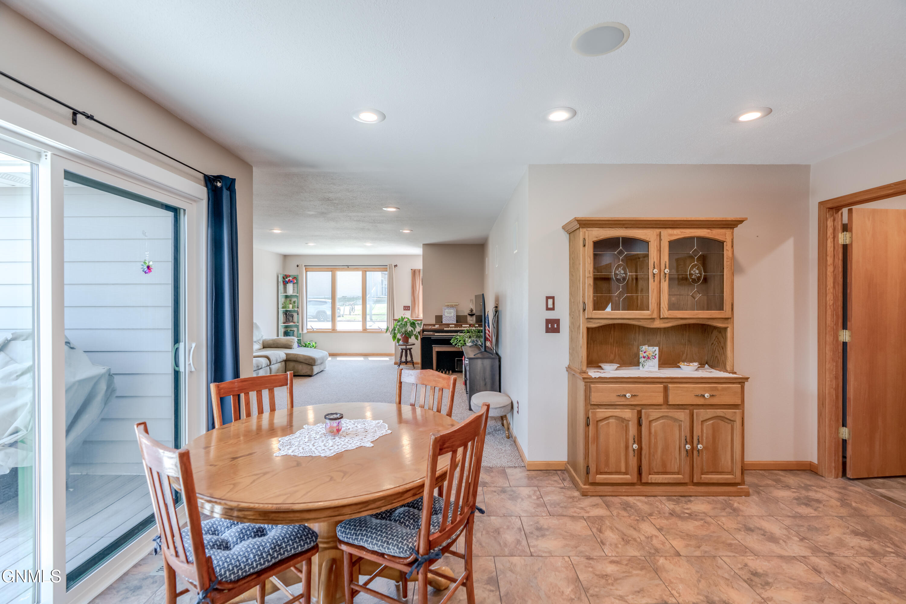 property viewer photo 9