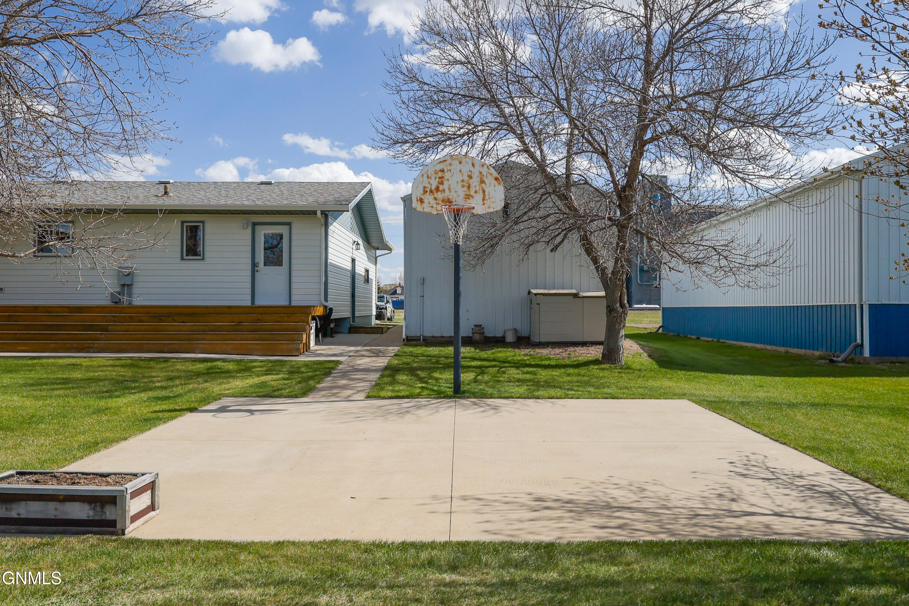main property photo 48