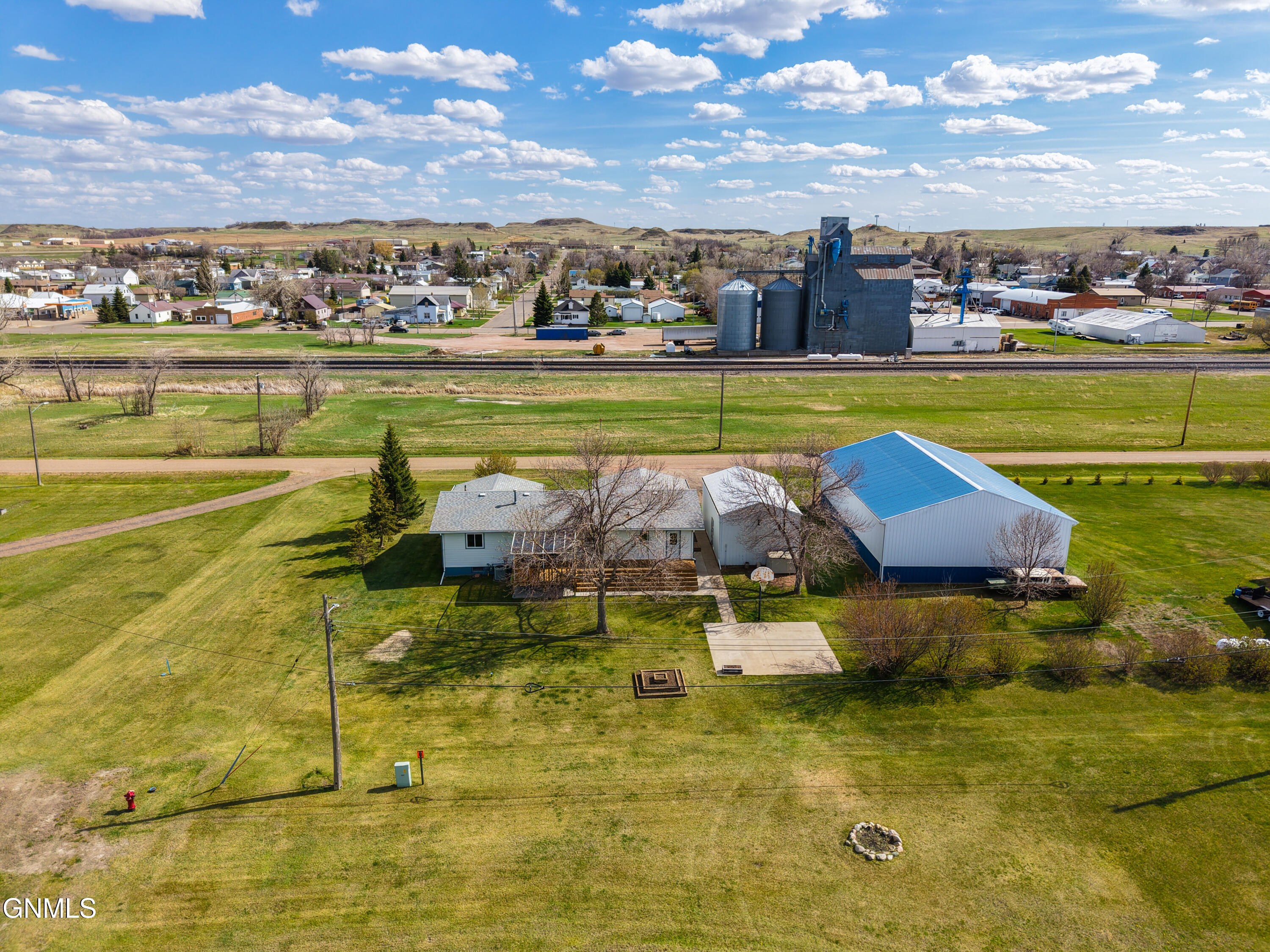 main property photo 50
