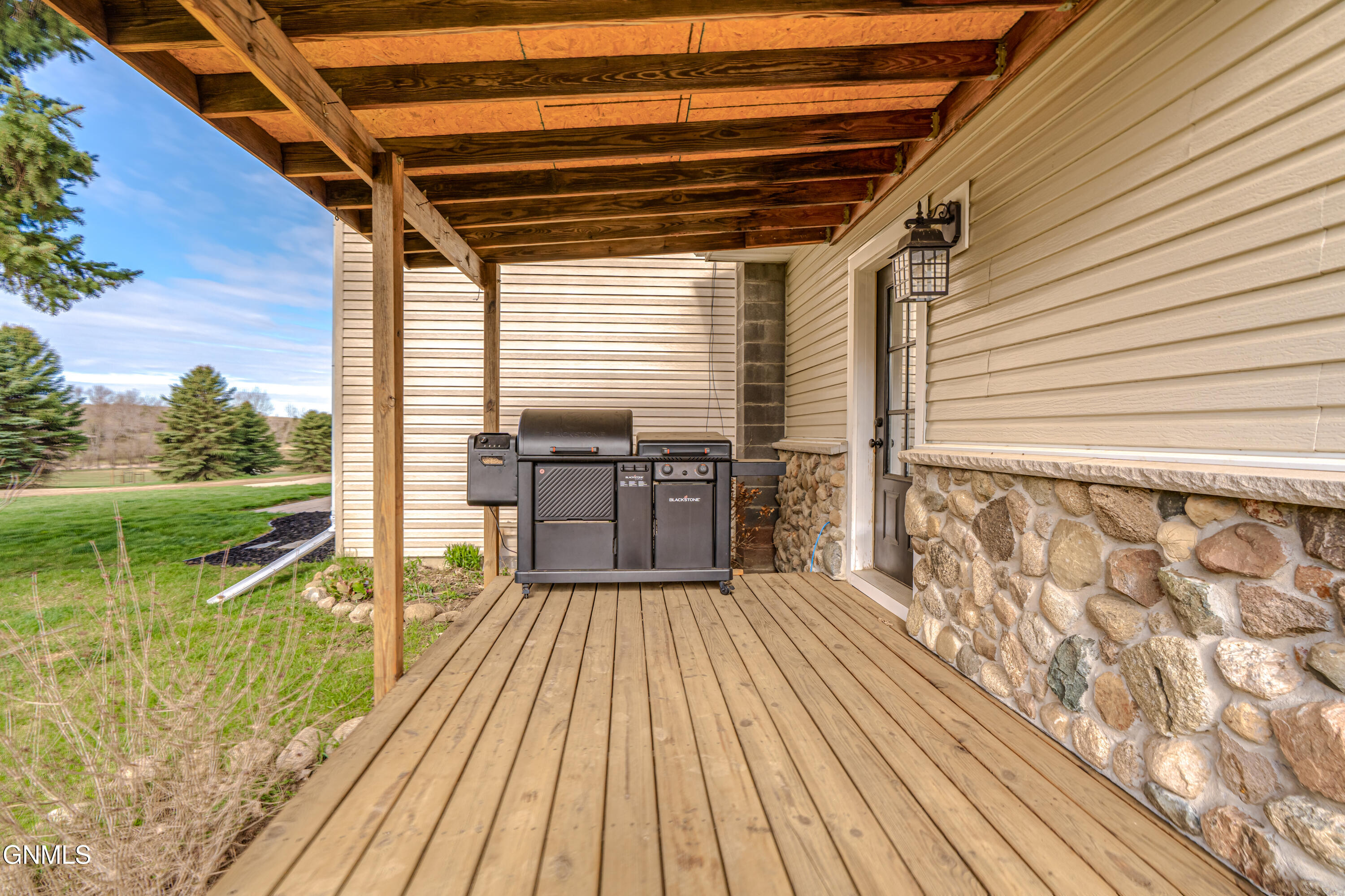 main property photo 90