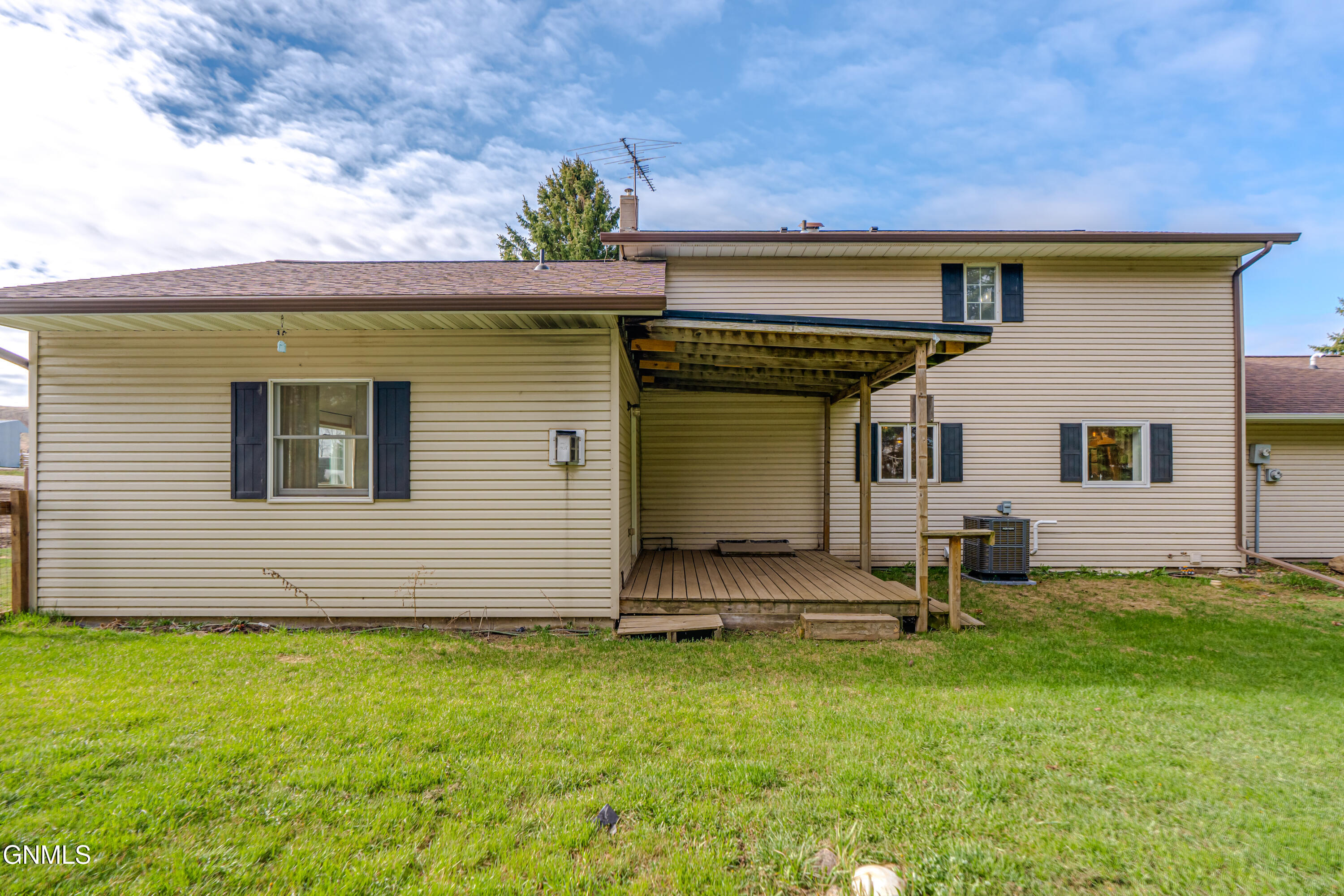 main property photo 94