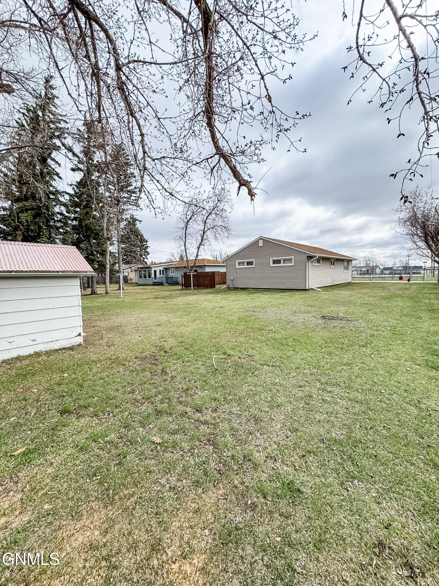 property viewer photo 10
