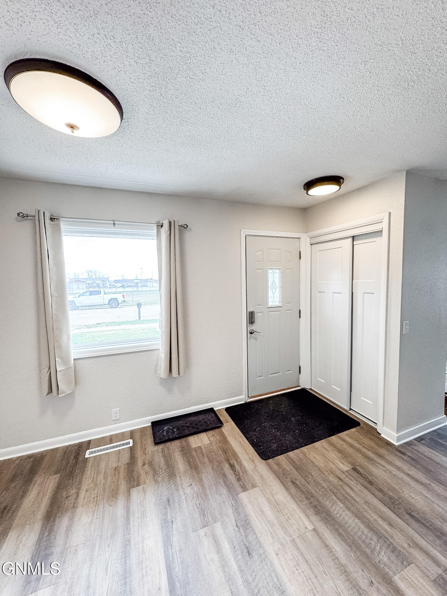 property viewer photo 14