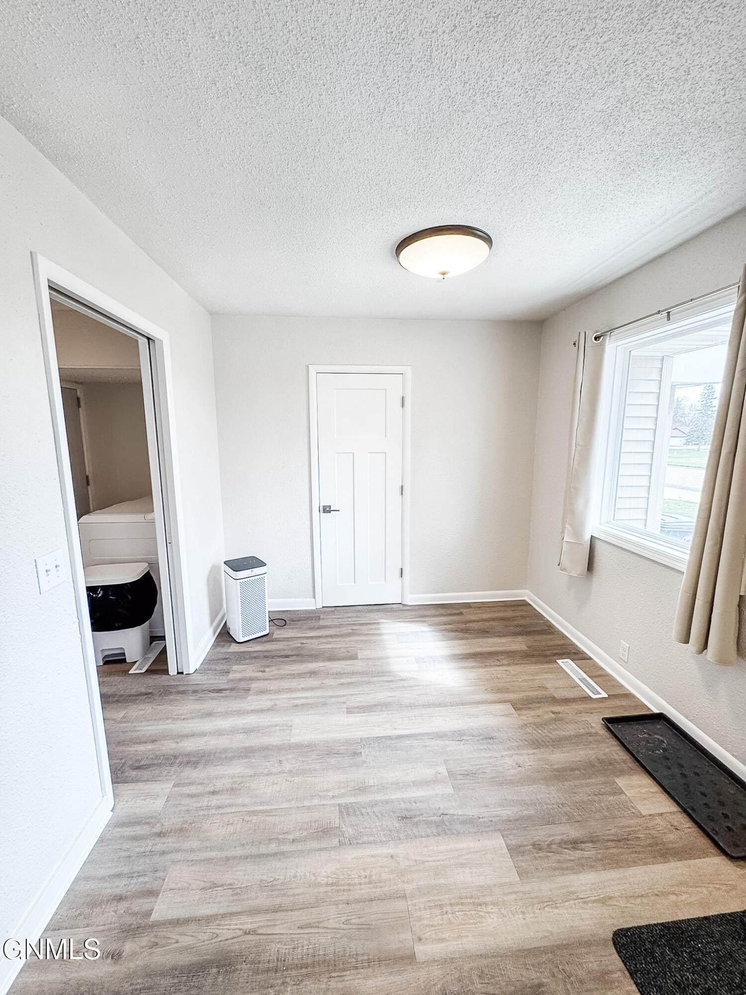 property viewer photo 15