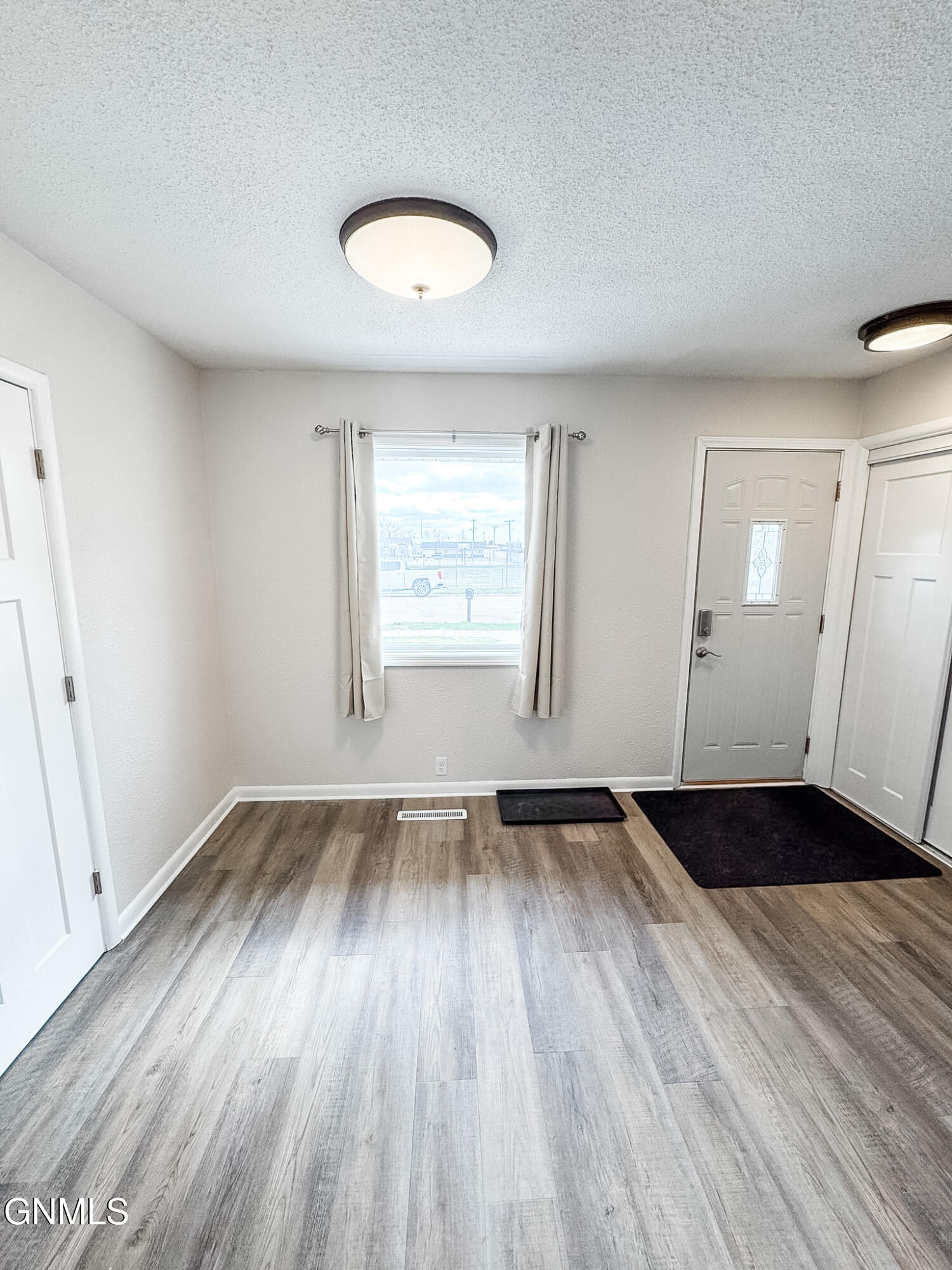 property viewer photo 16