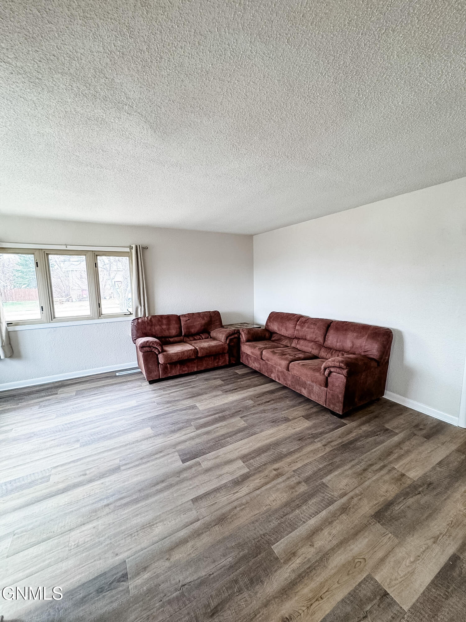 property viewer photo 18