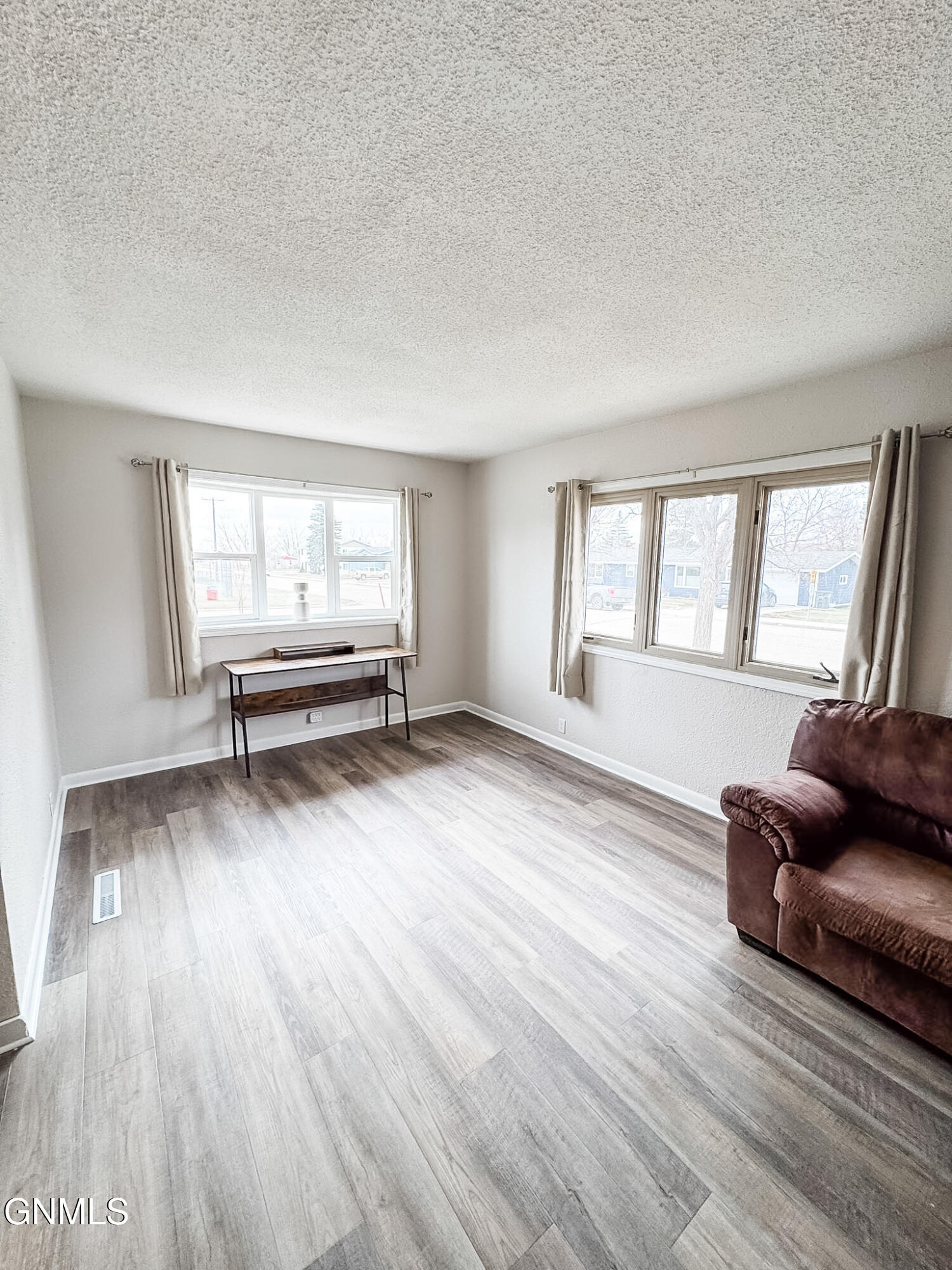 property viewer photo 19