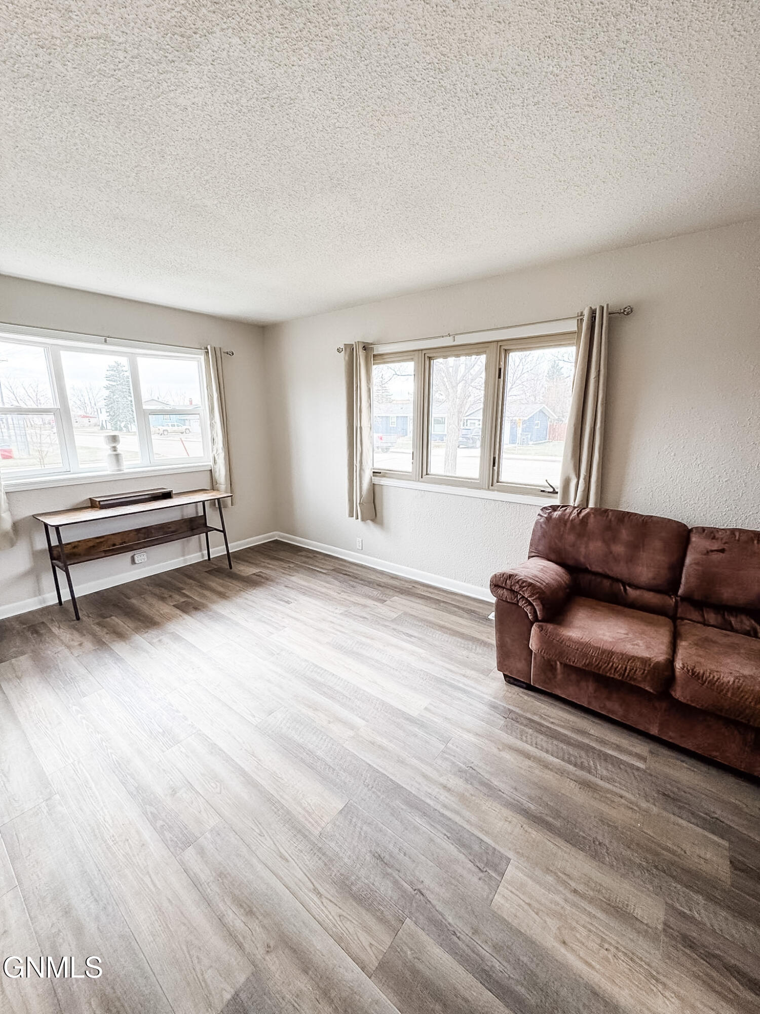 property viewer photo 20