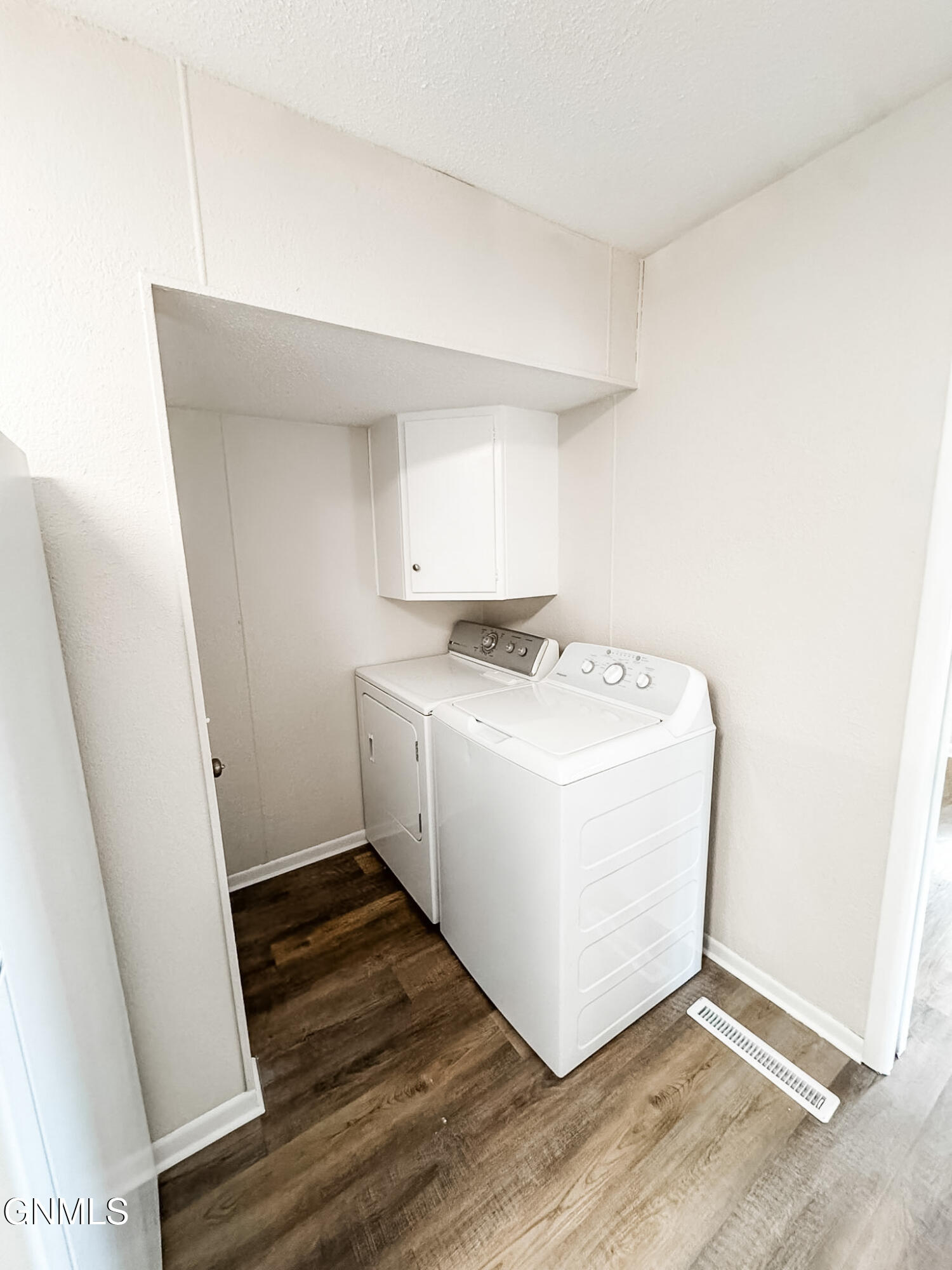 property viewer photo 23