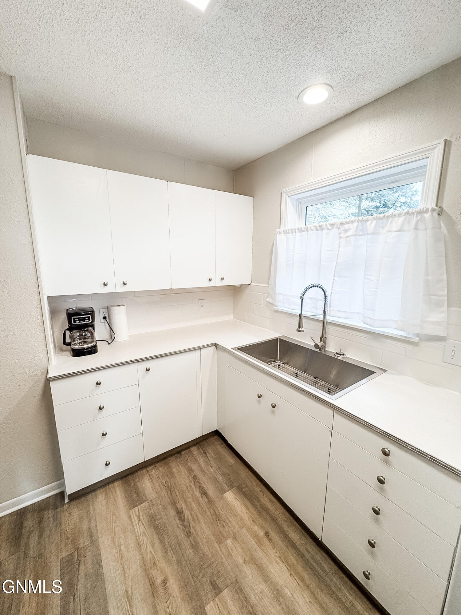 property viewer photo 24
