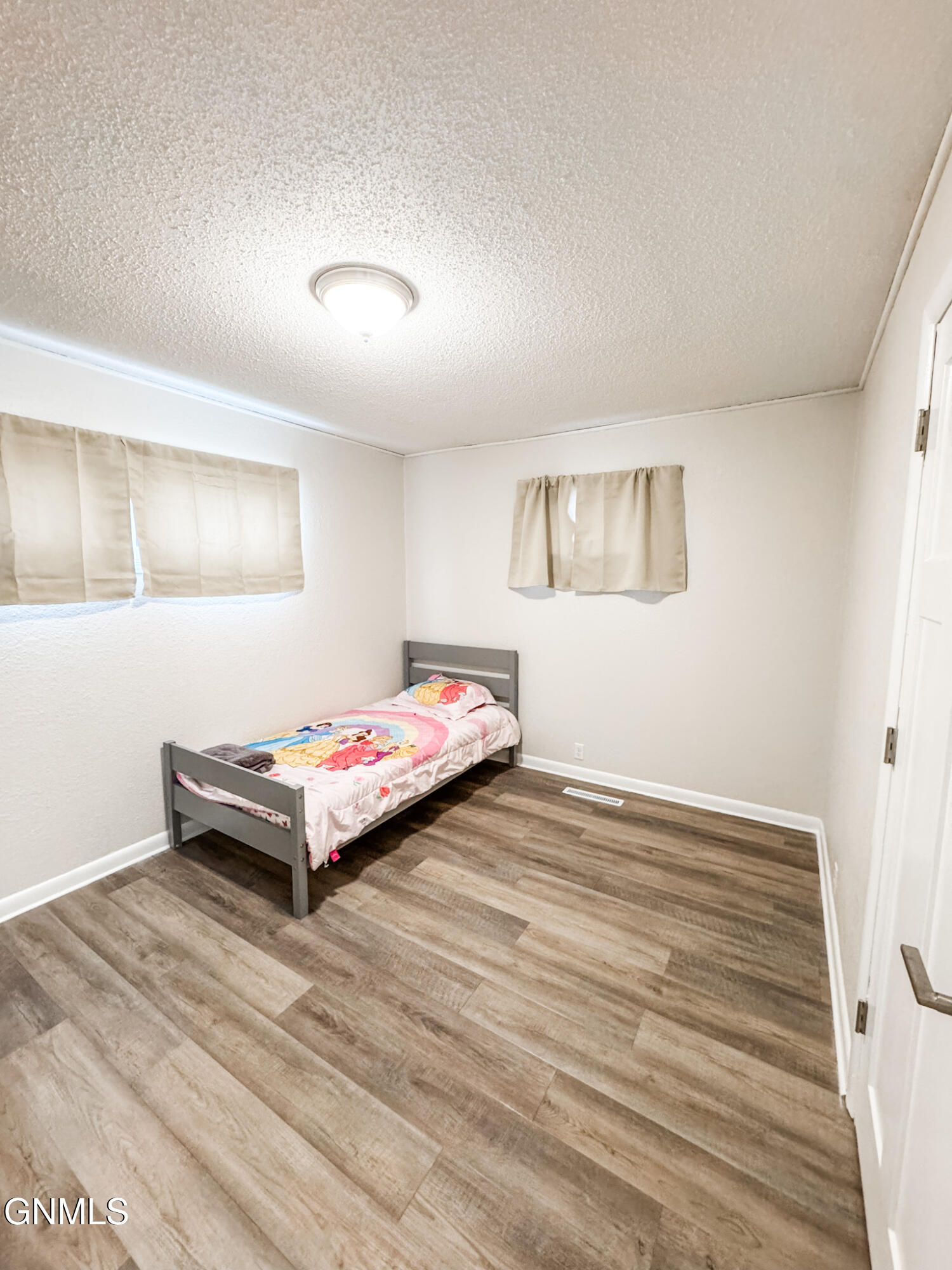property viewer photo 30