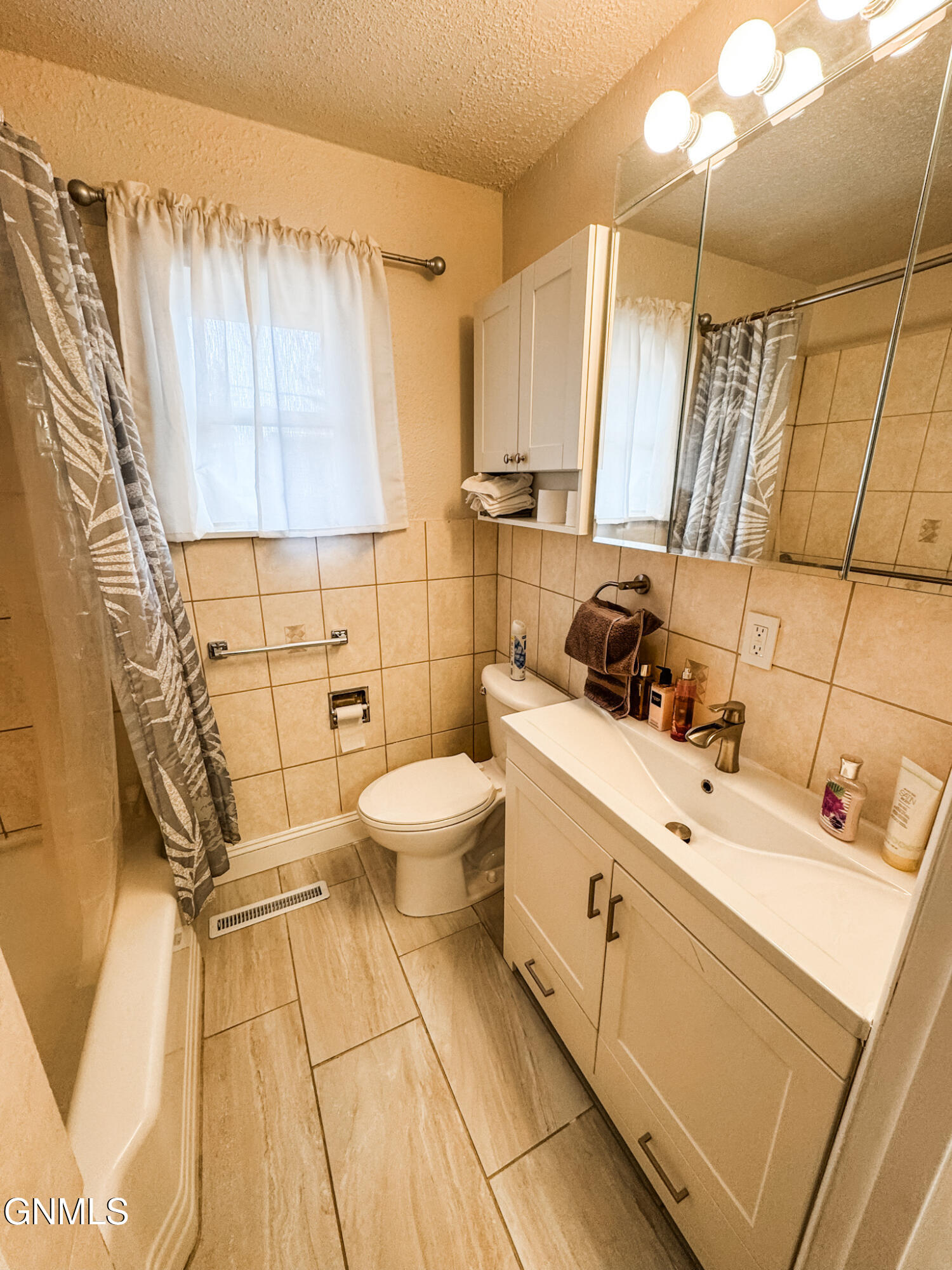 property viewer photo 35