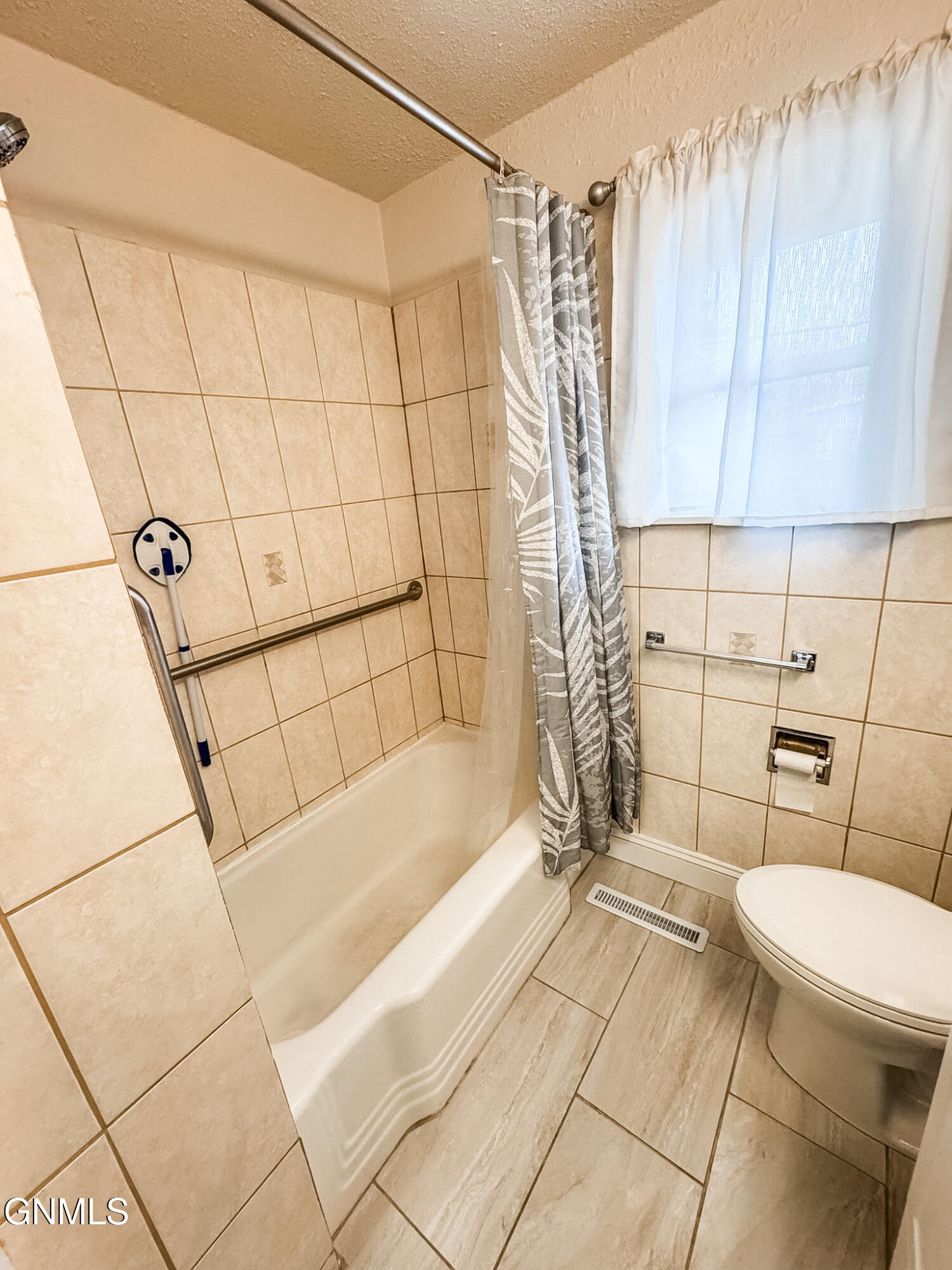 property viewer photo 36