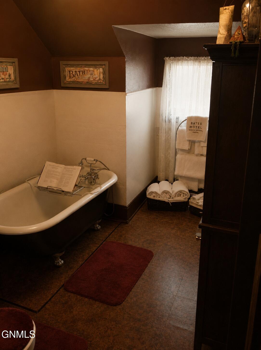 main property photo 12