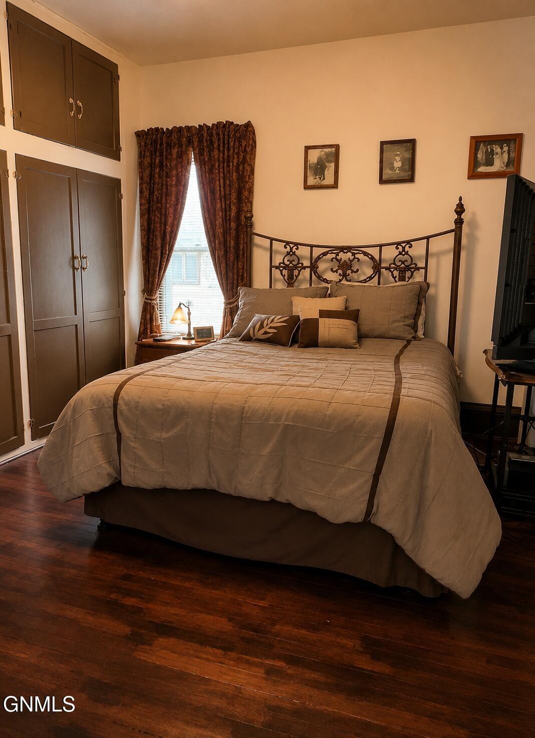 main property photo 6