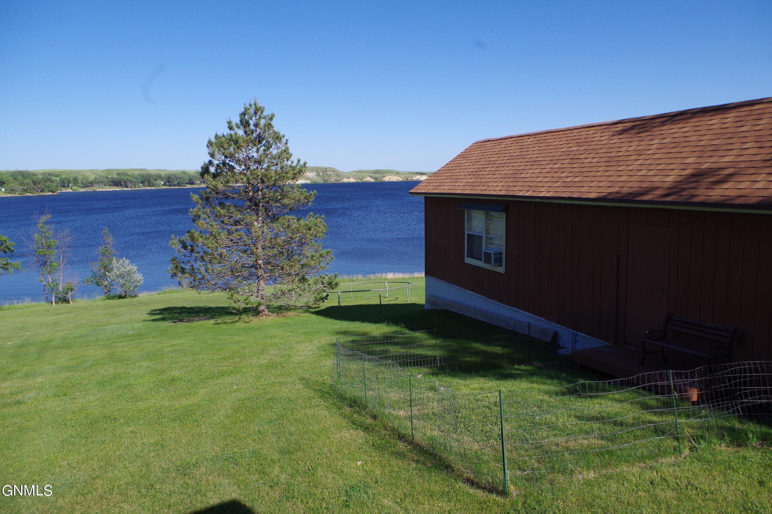 main property photo 40