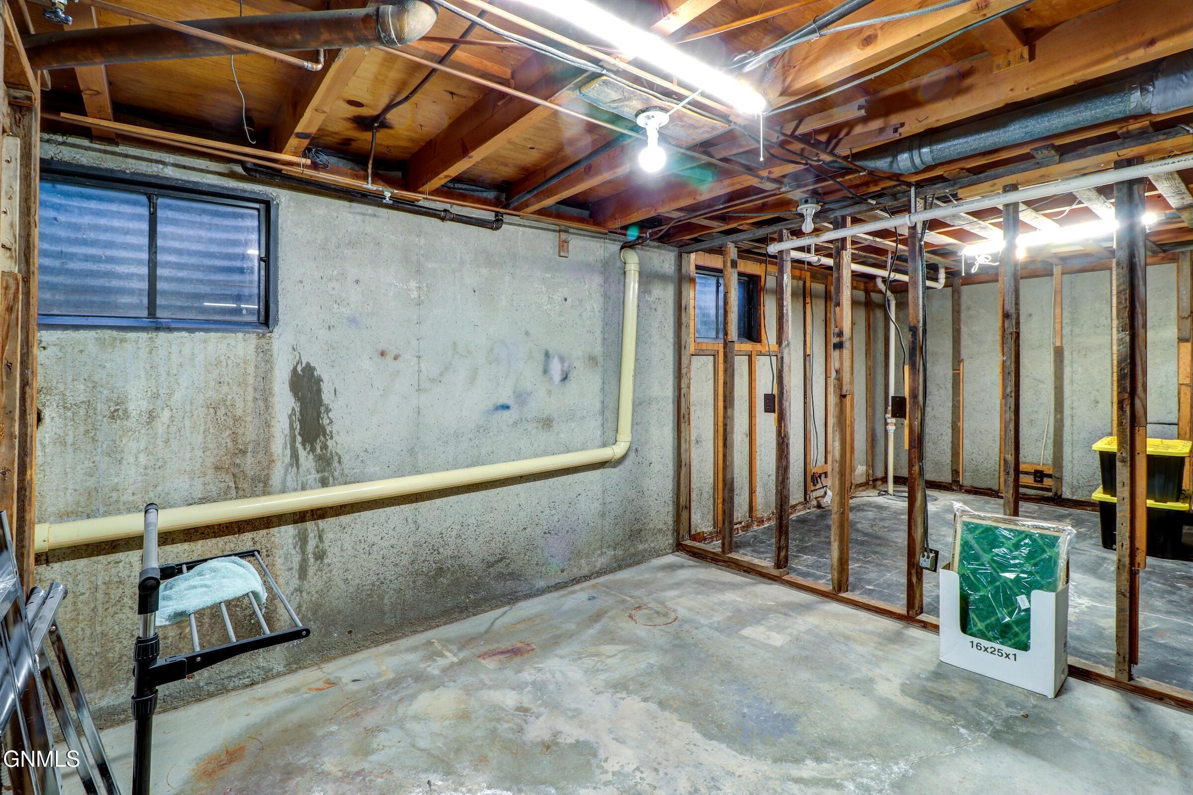 main property photo 50