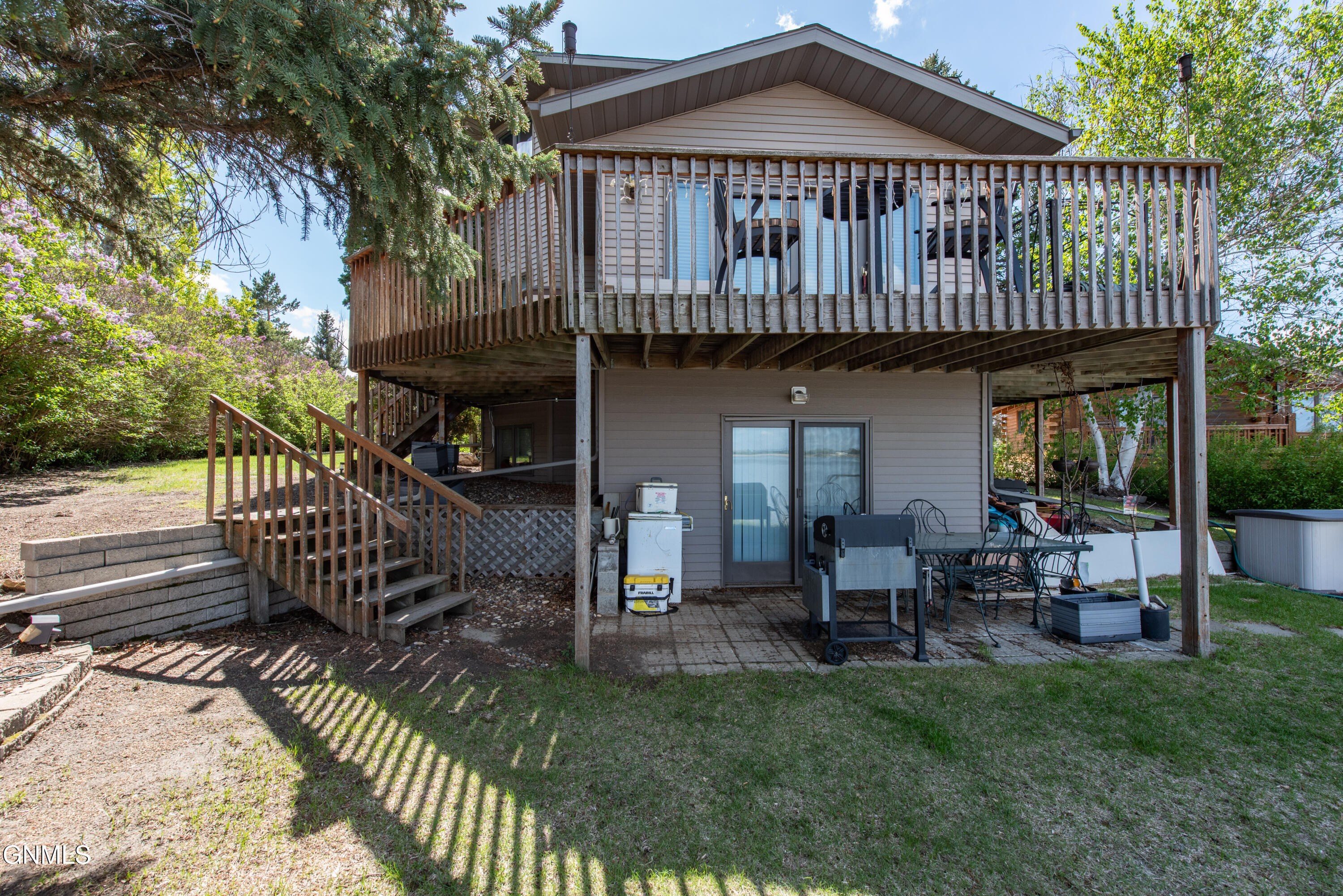 main property photo 6