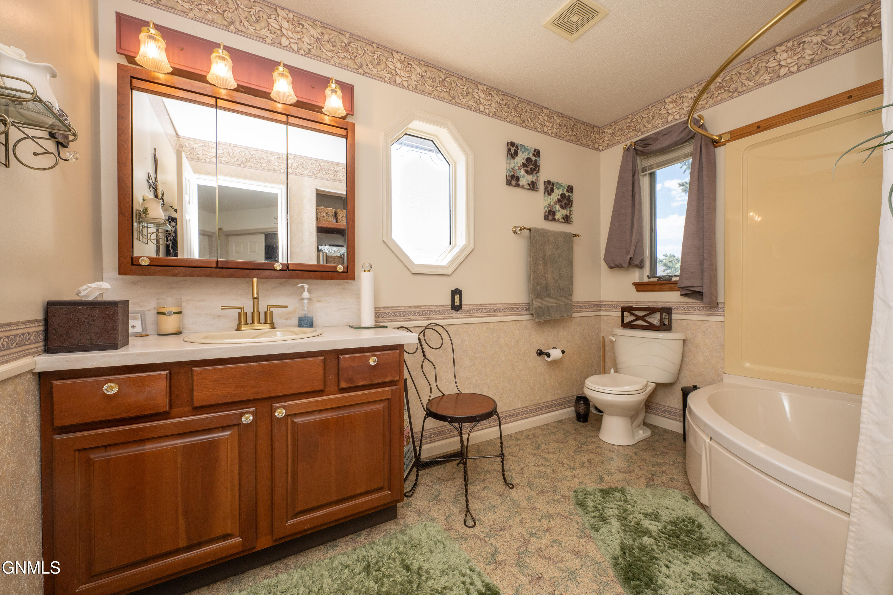main property photo 75