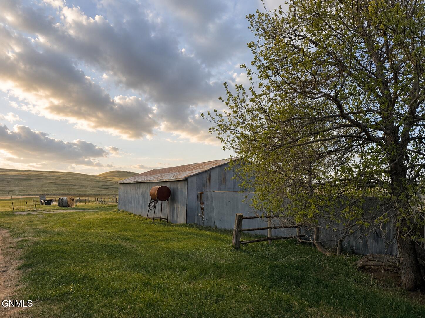 main property photo 24