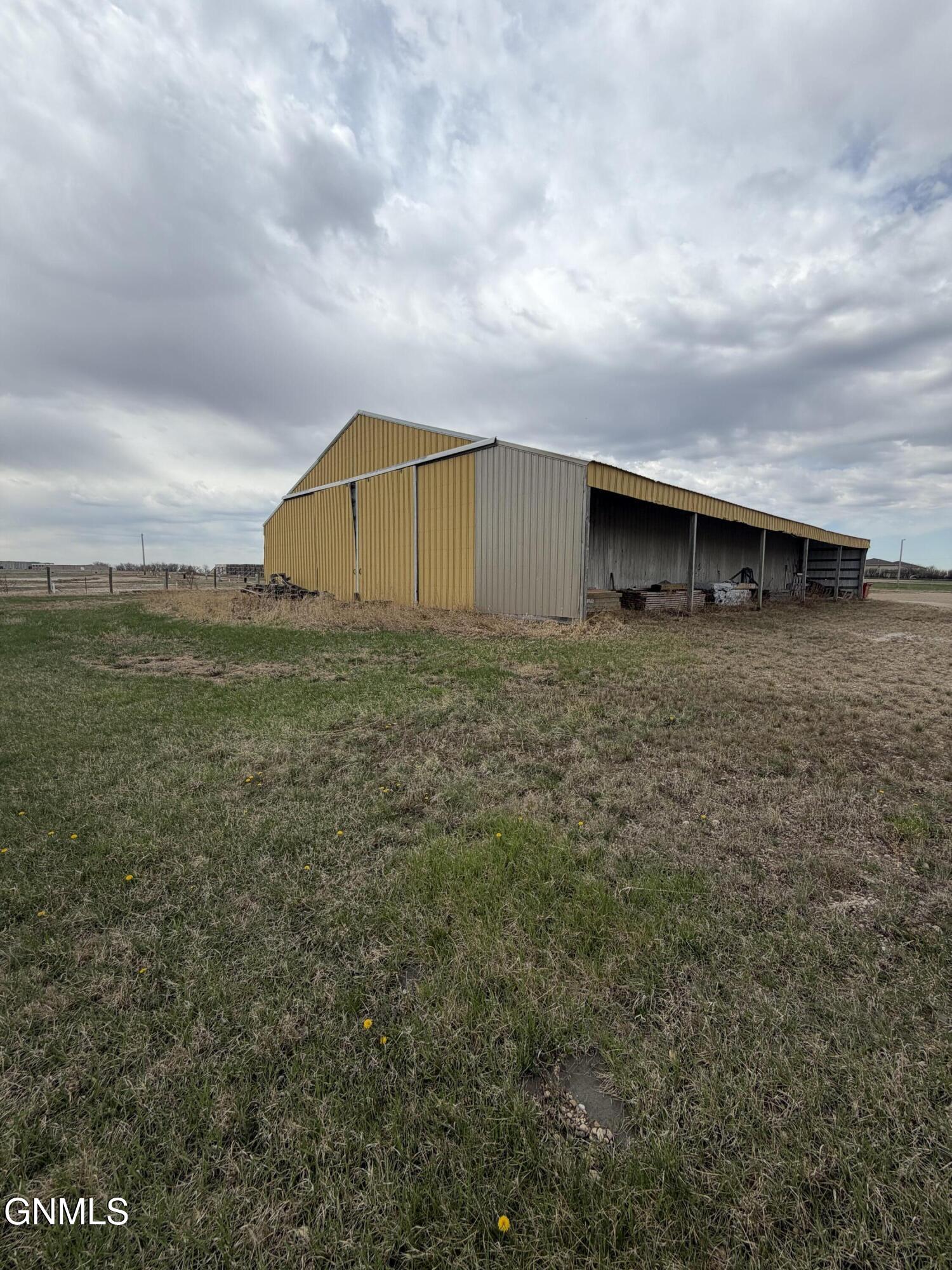 main property photo 11